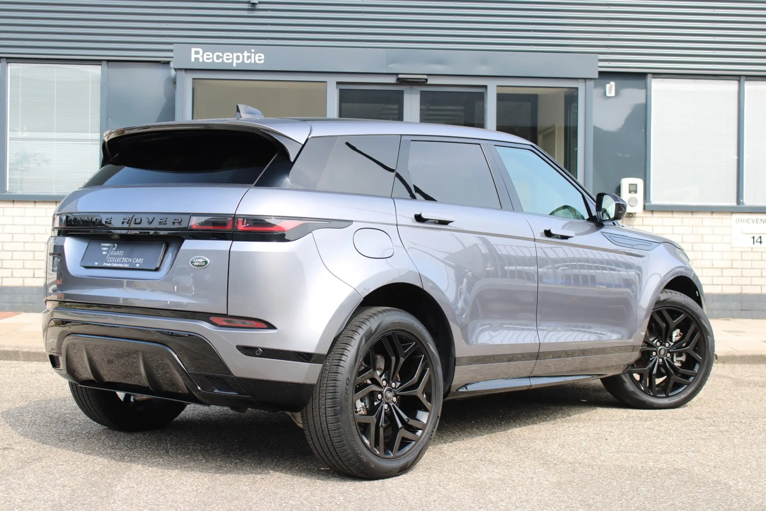 Land Rover - Range Rover Evoque