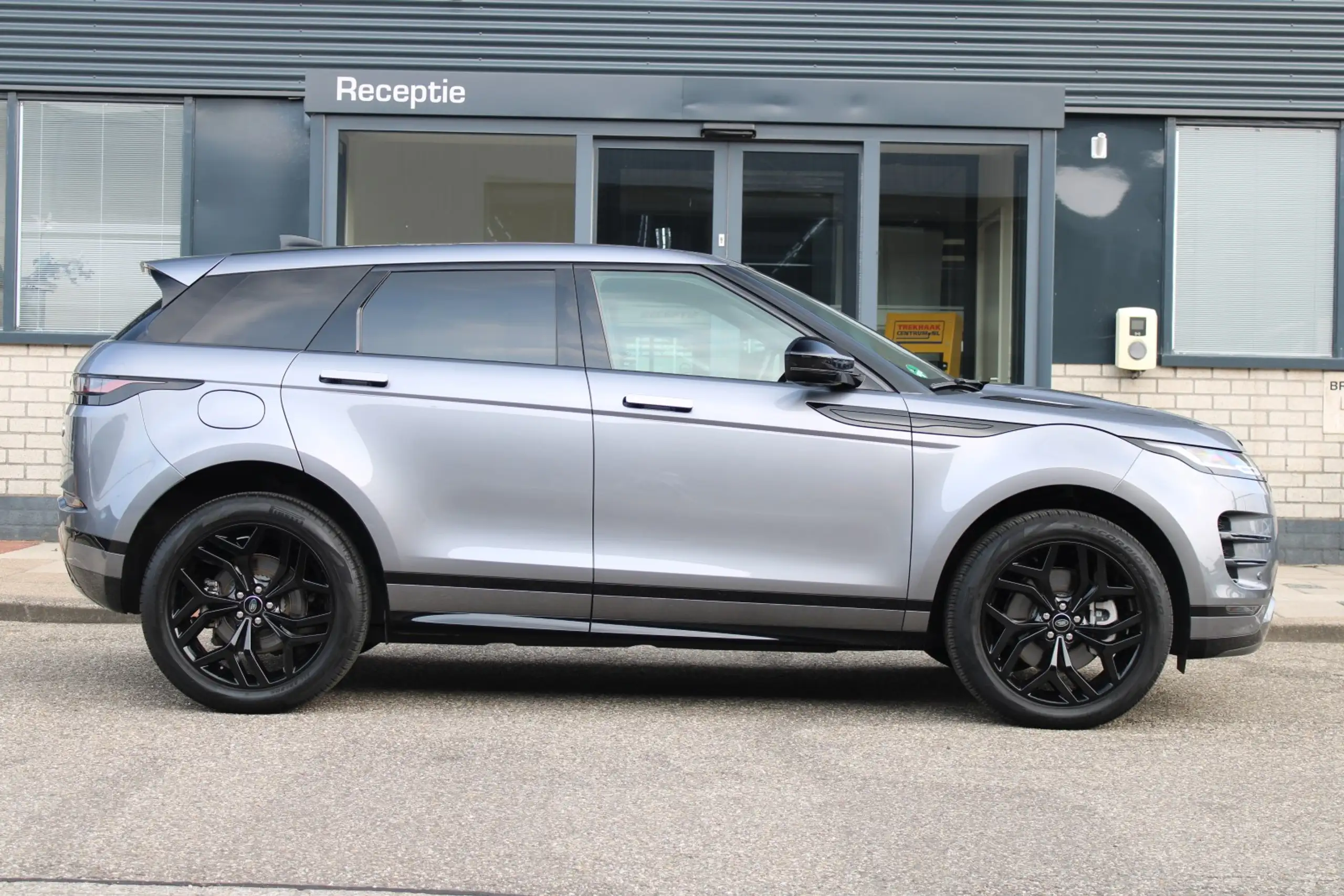 Land Rover - Range Rover Evoque