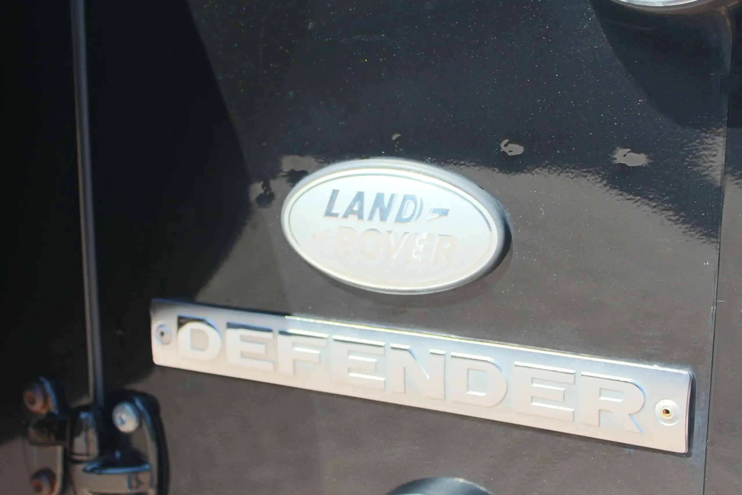 Land Rover - Defender