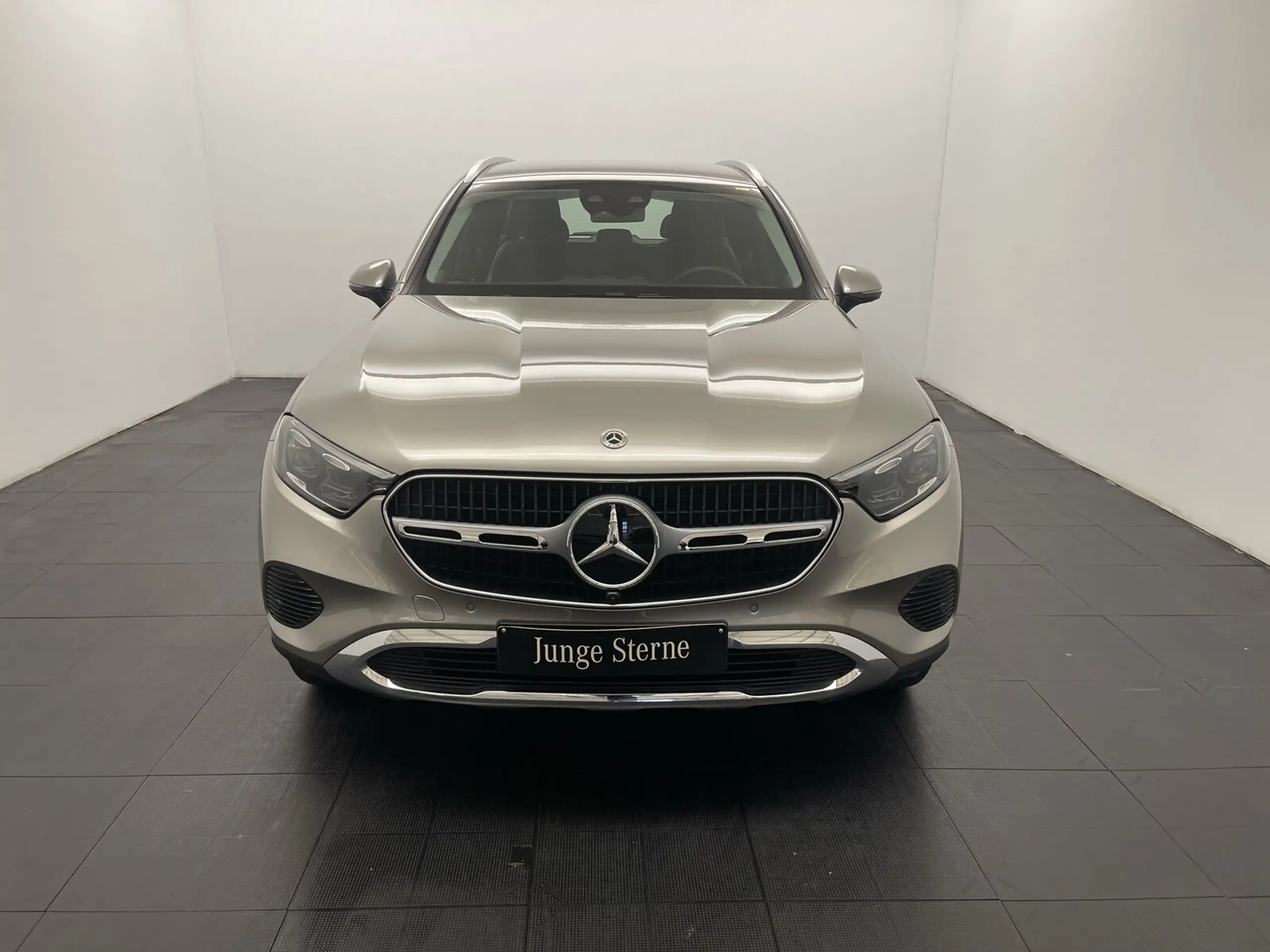 Mercedes-Benz - GLC 220