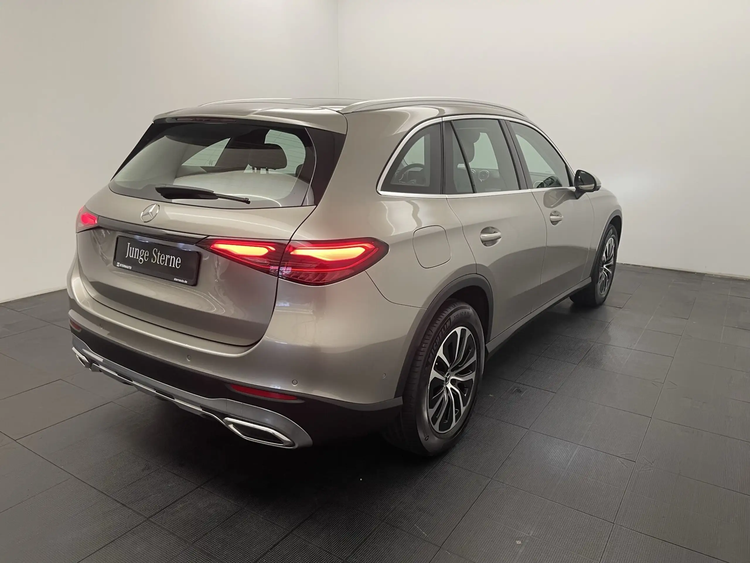 Mercedes-Benz - GLC 220