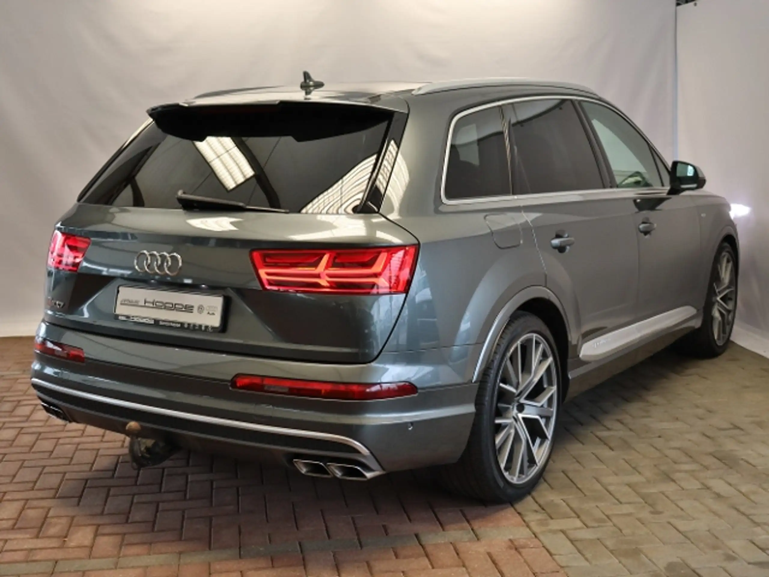 Audi - SQ7