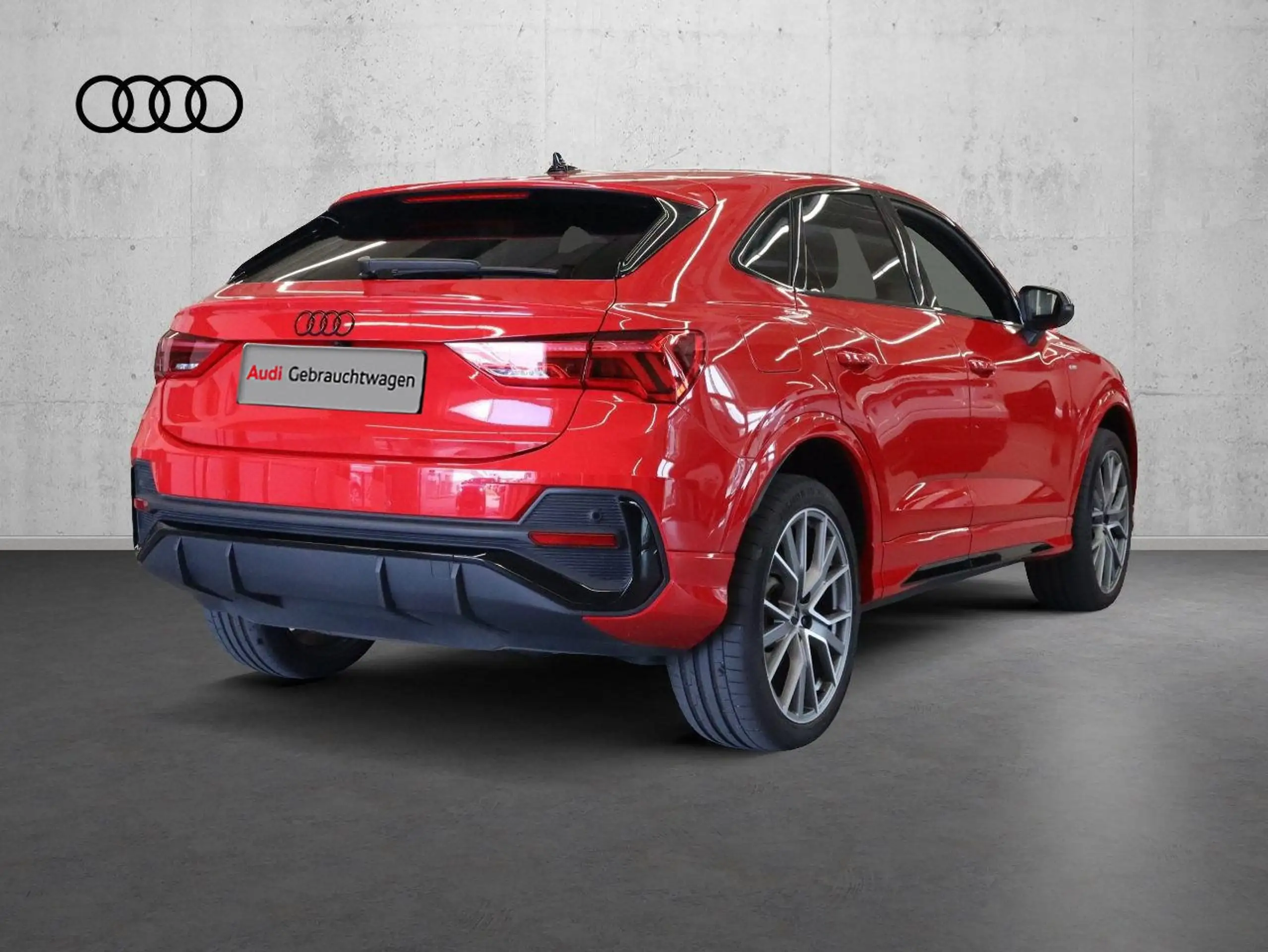 Audi - Q3