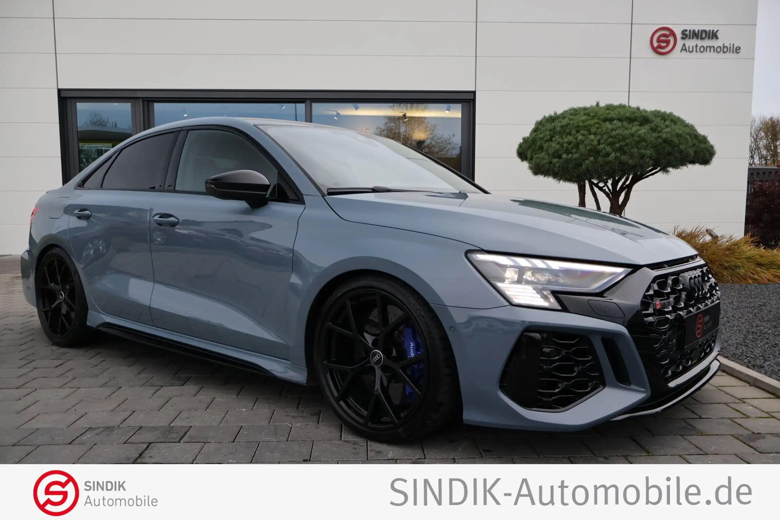 Audi - RS3