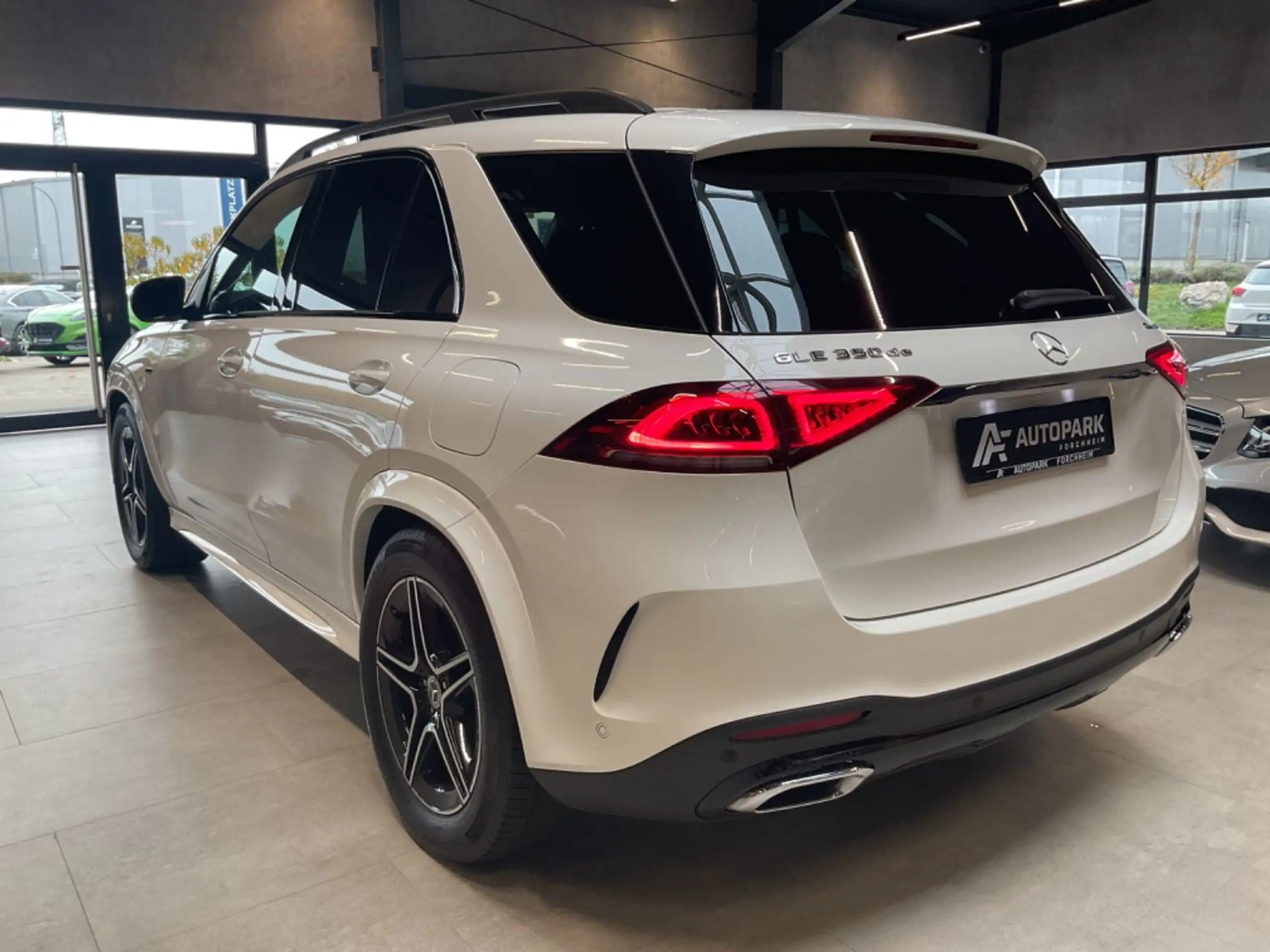 Mercedes-Benz - GLE 350