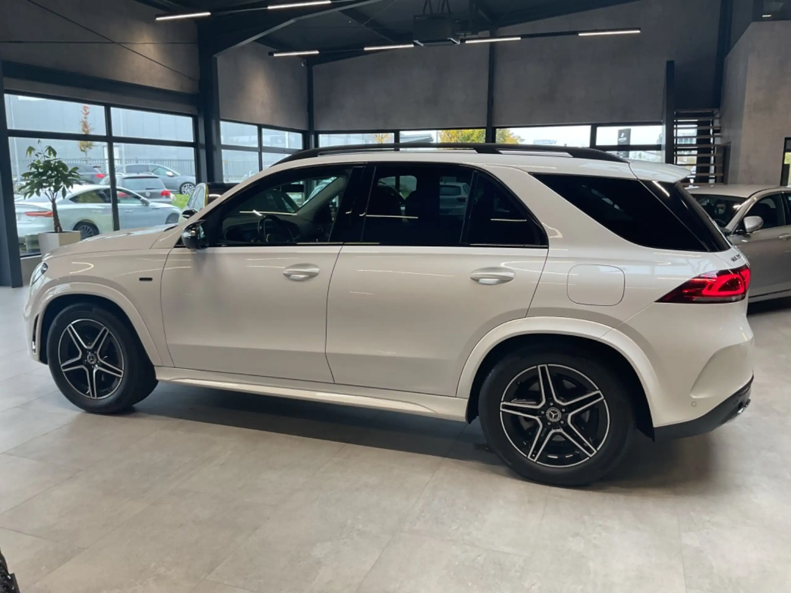 Mercedes-Benz - GLE 350