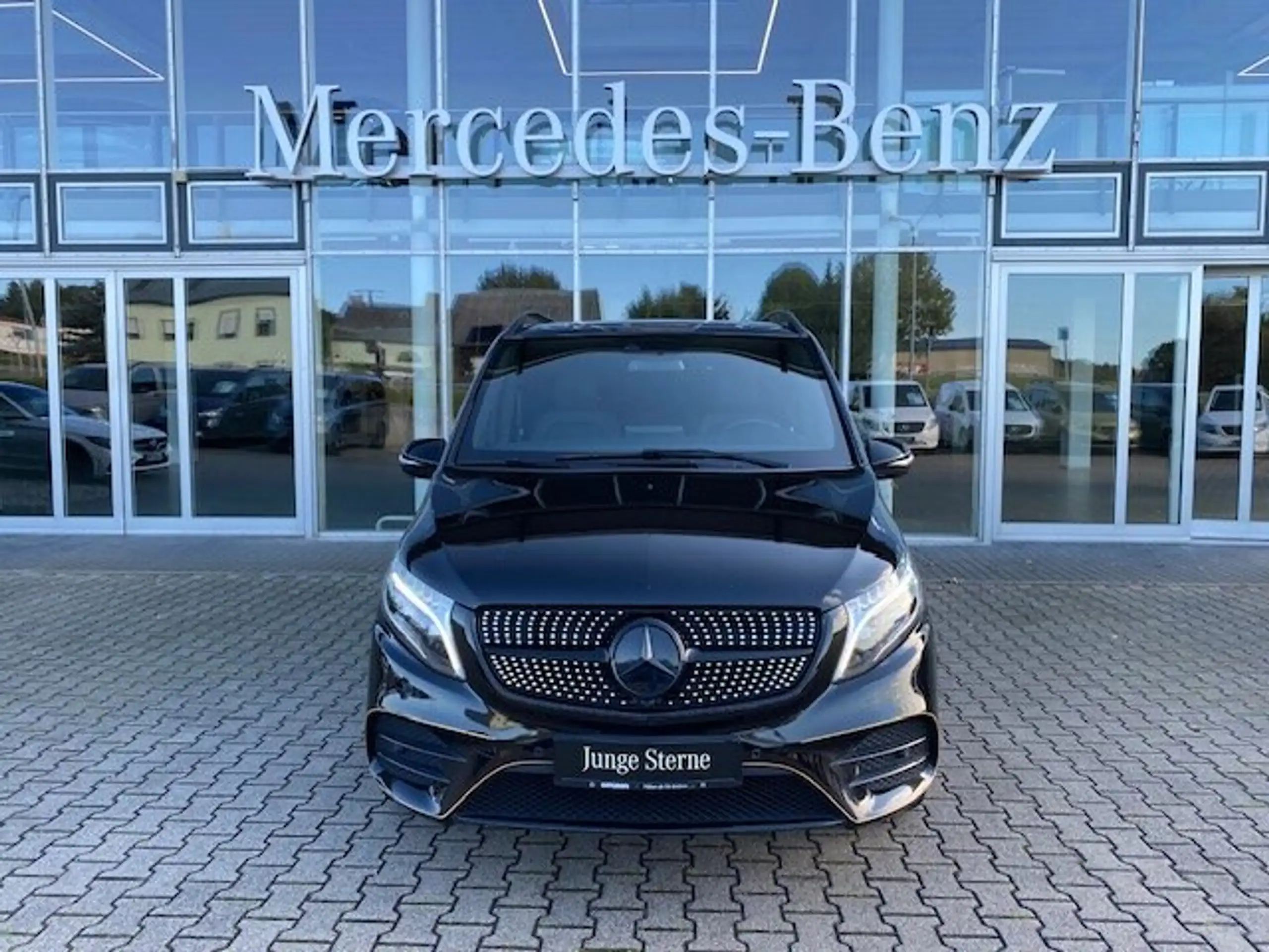 Mercedes-Benz - V 300