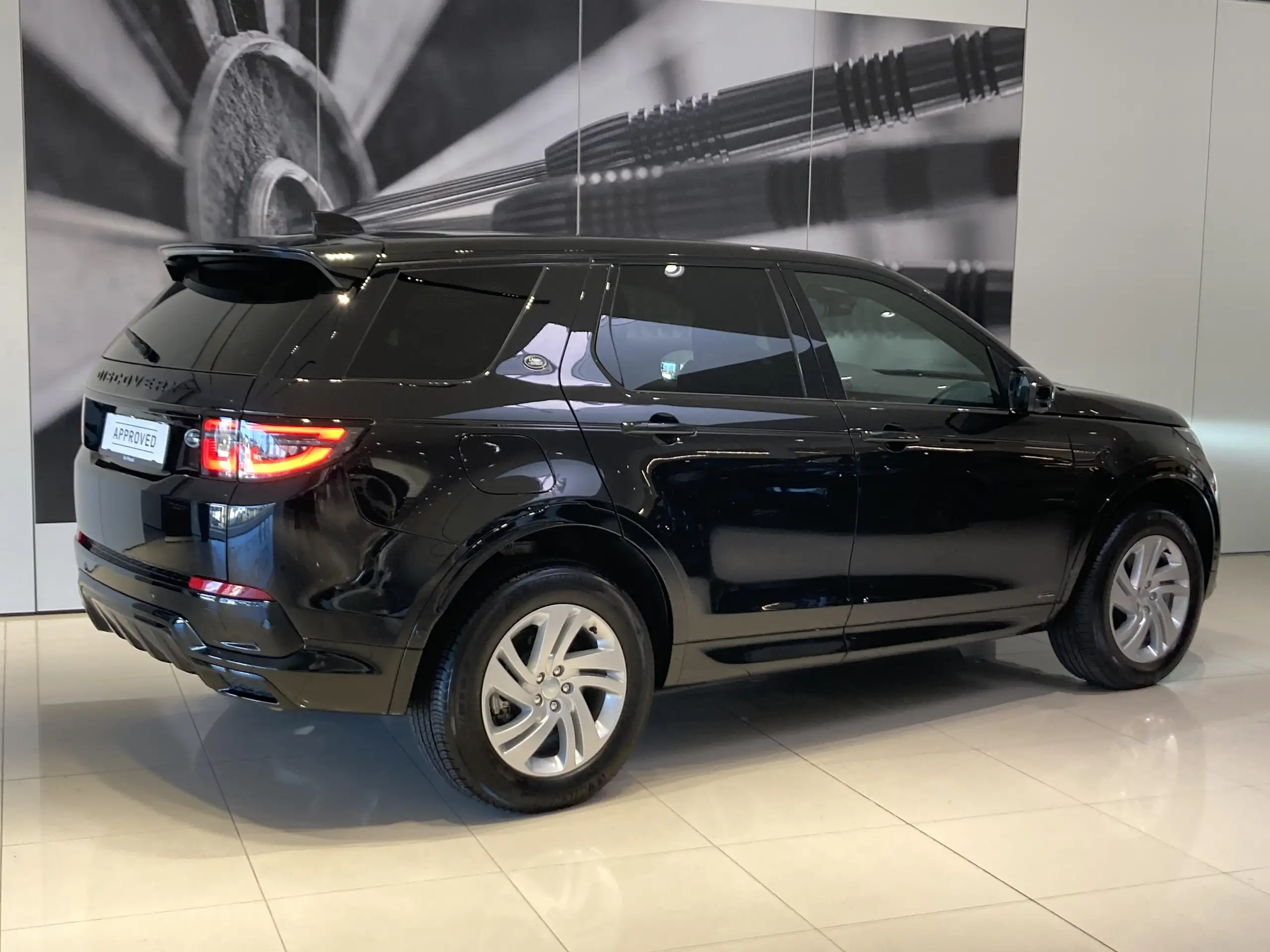 Land Rover - Discovery Sport