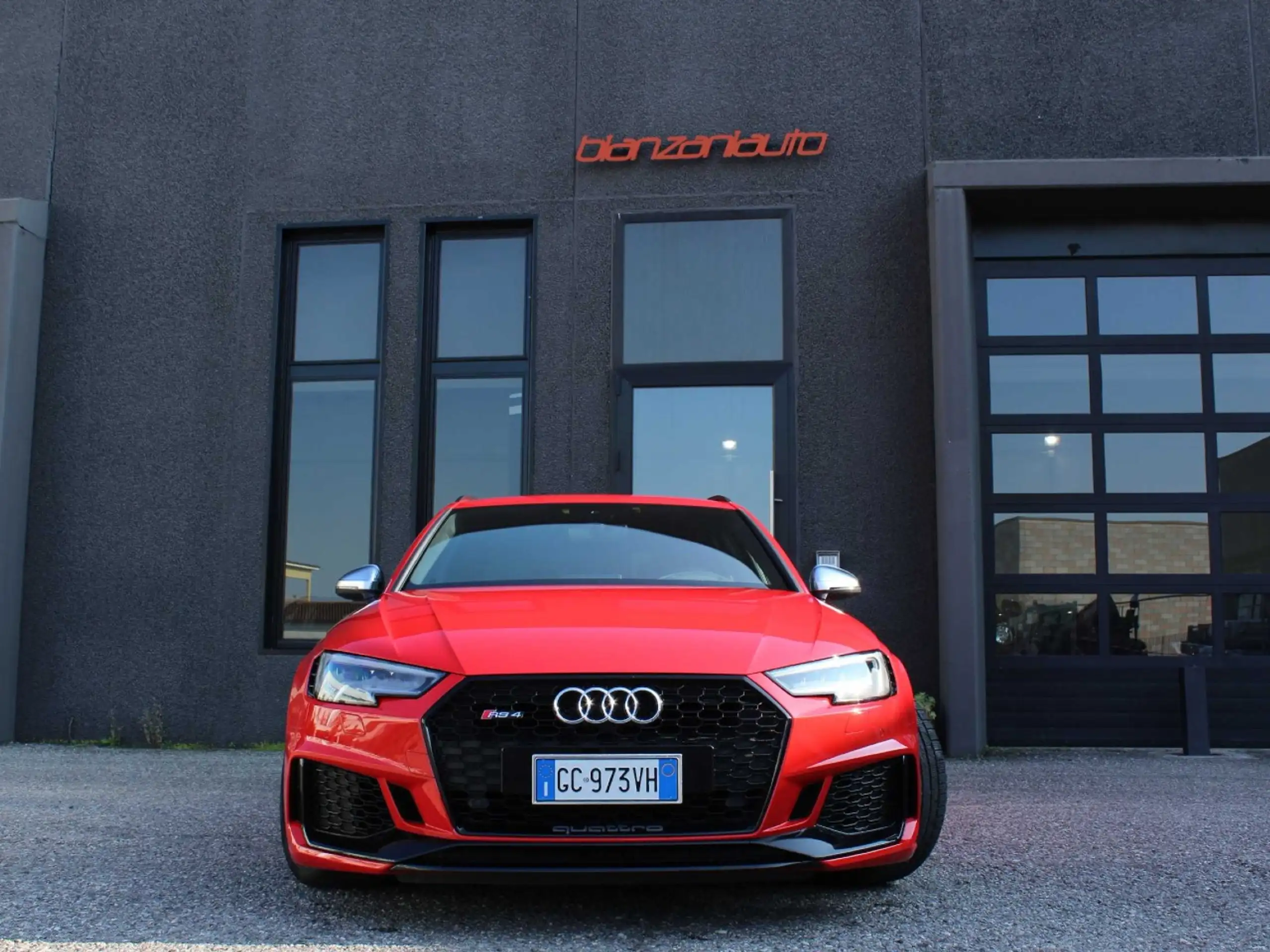 Audi - RS4