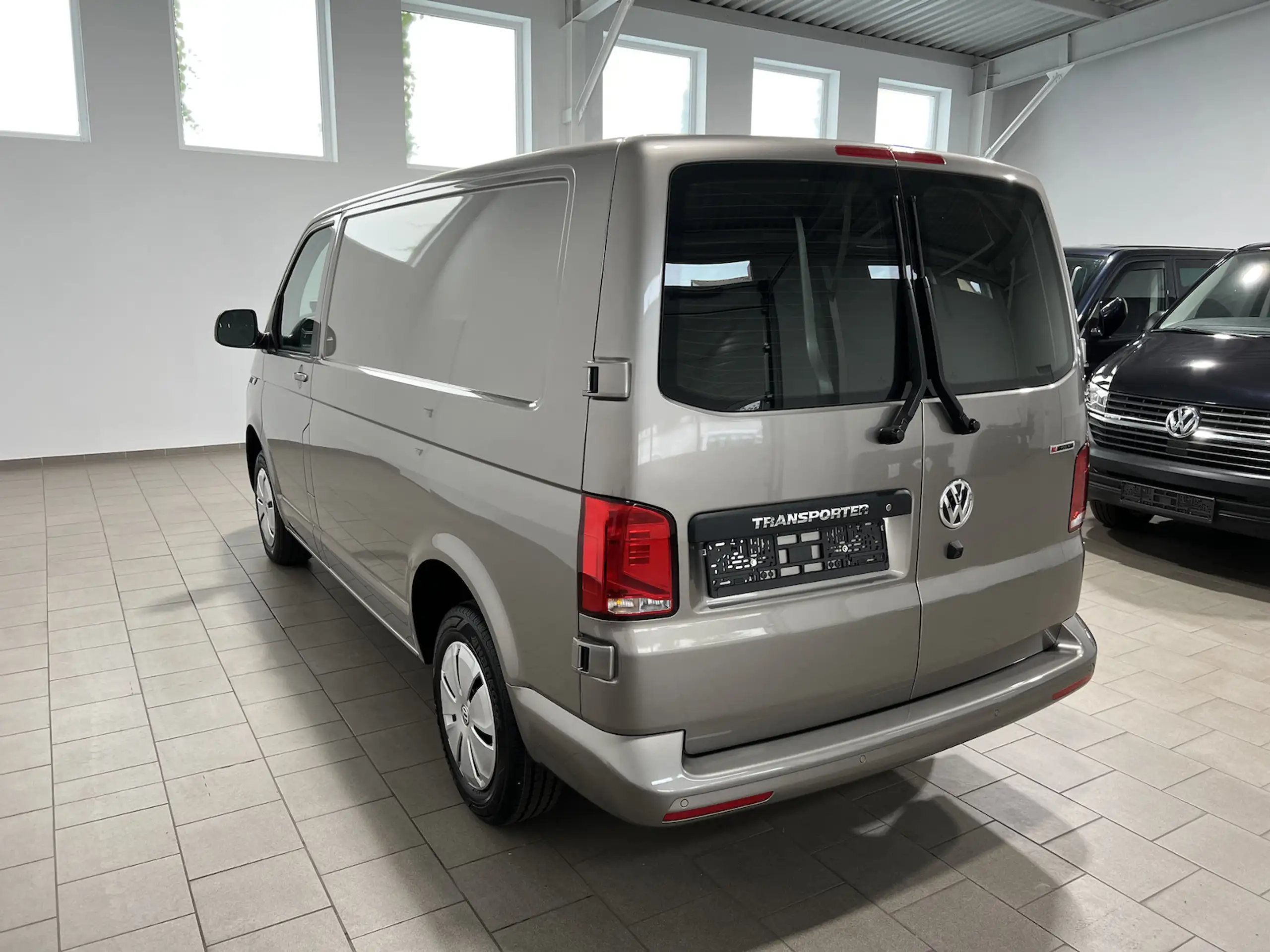 Volkswagen - T6.1 Transporter