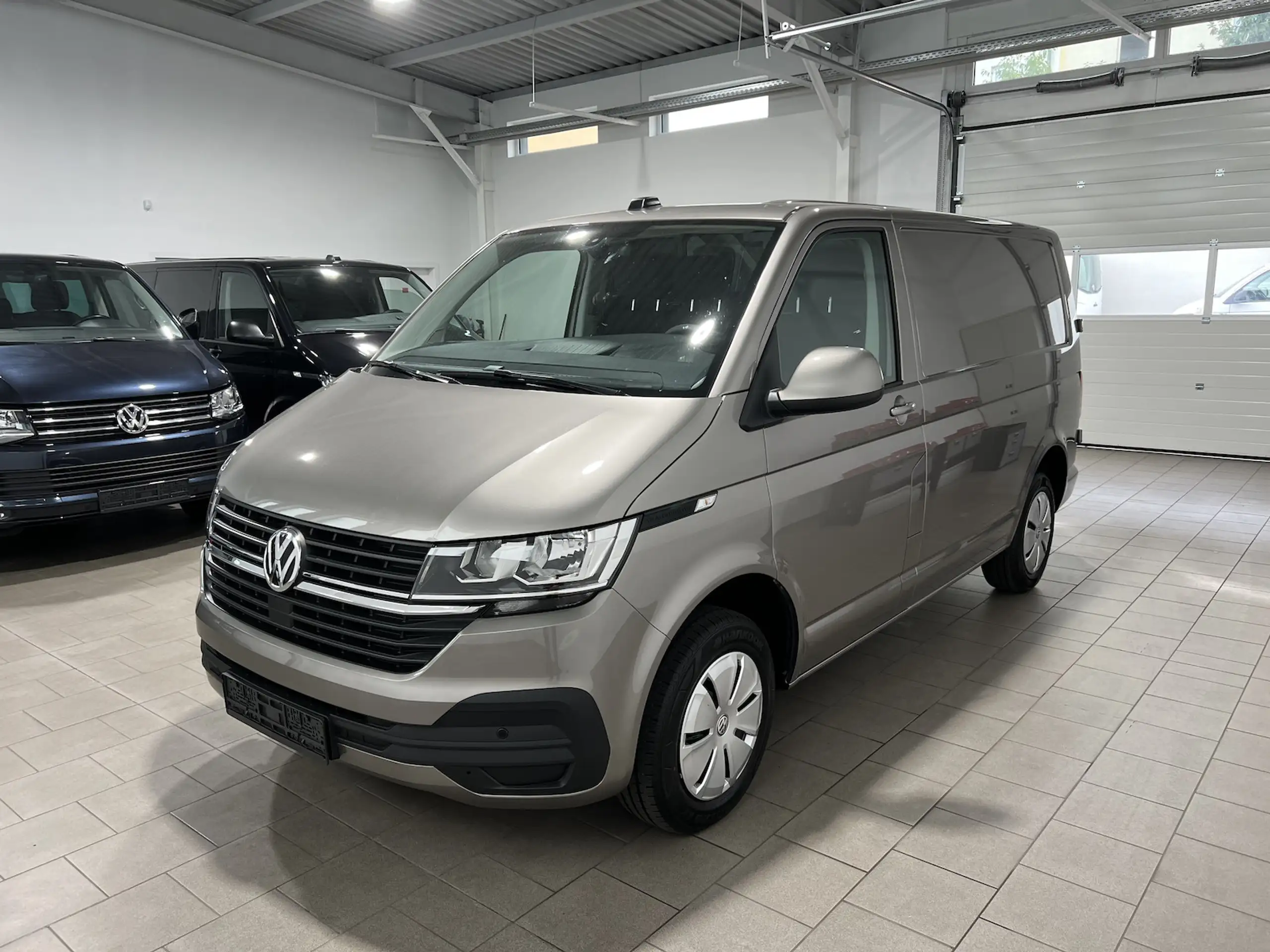 Volkswagen - T6.1 Transporter