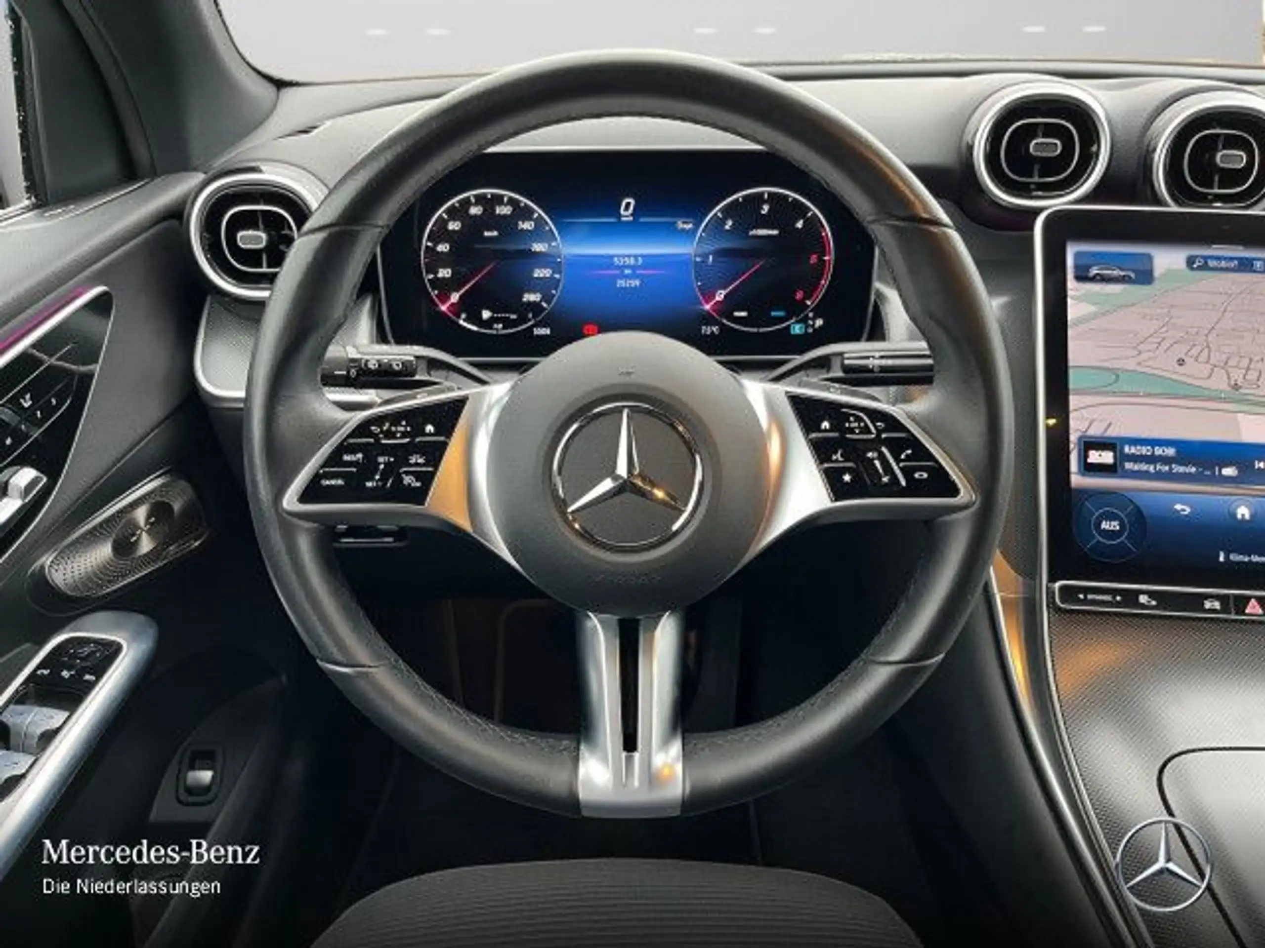 Mercedes-Benz - GLC 220