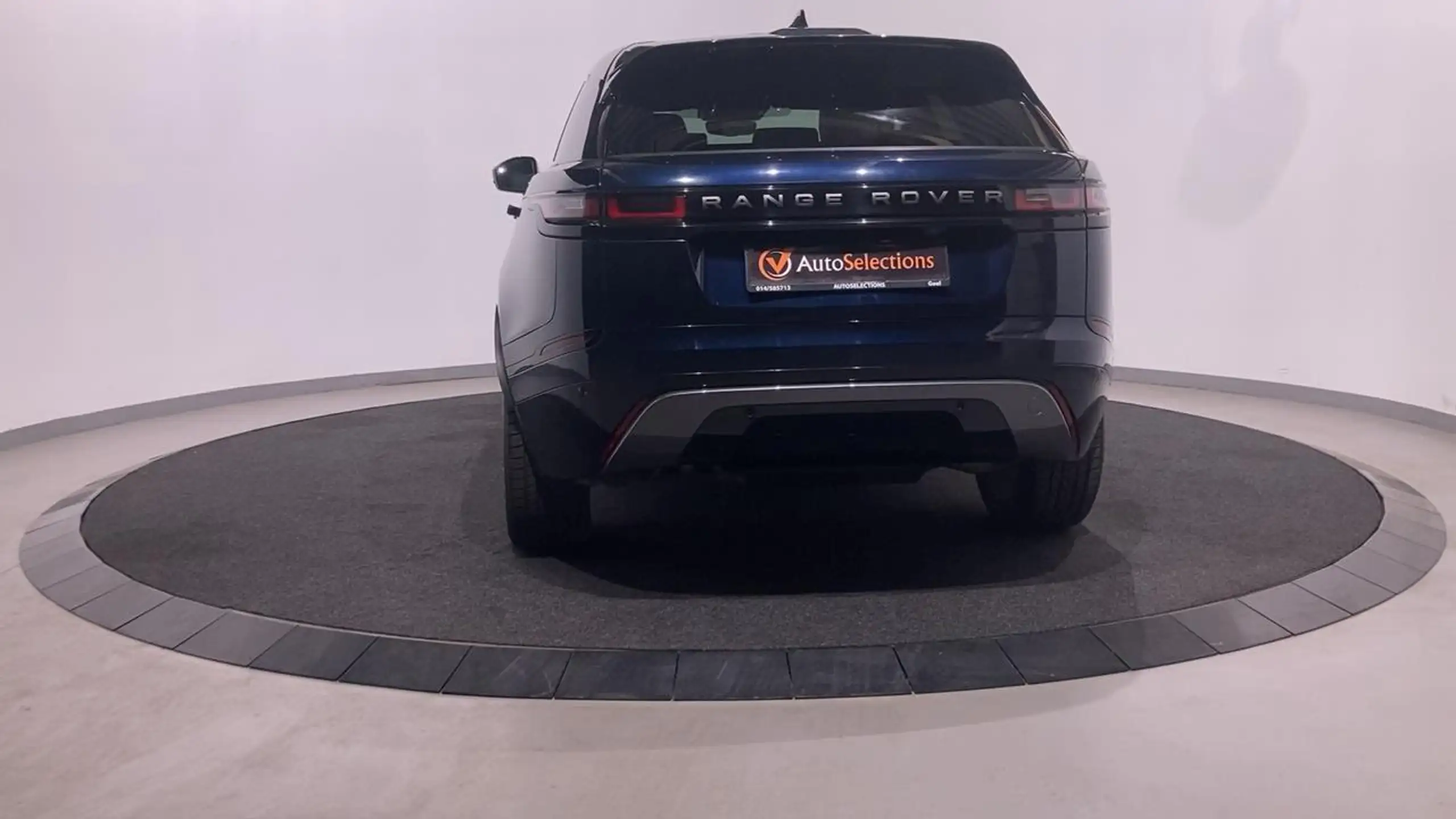 Land Rover - Range Rover Velar