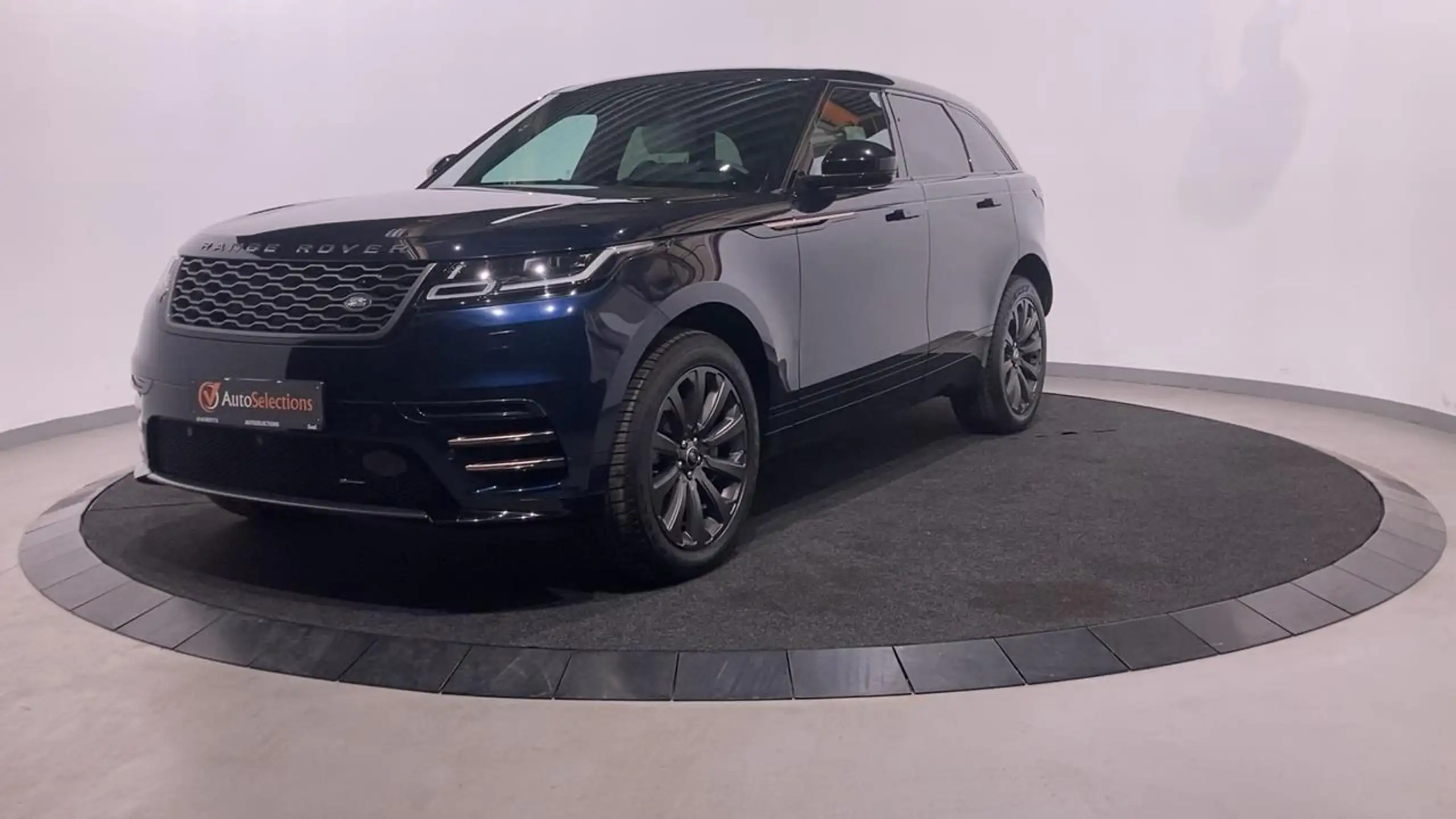 Land Rover - Range Rover Velar