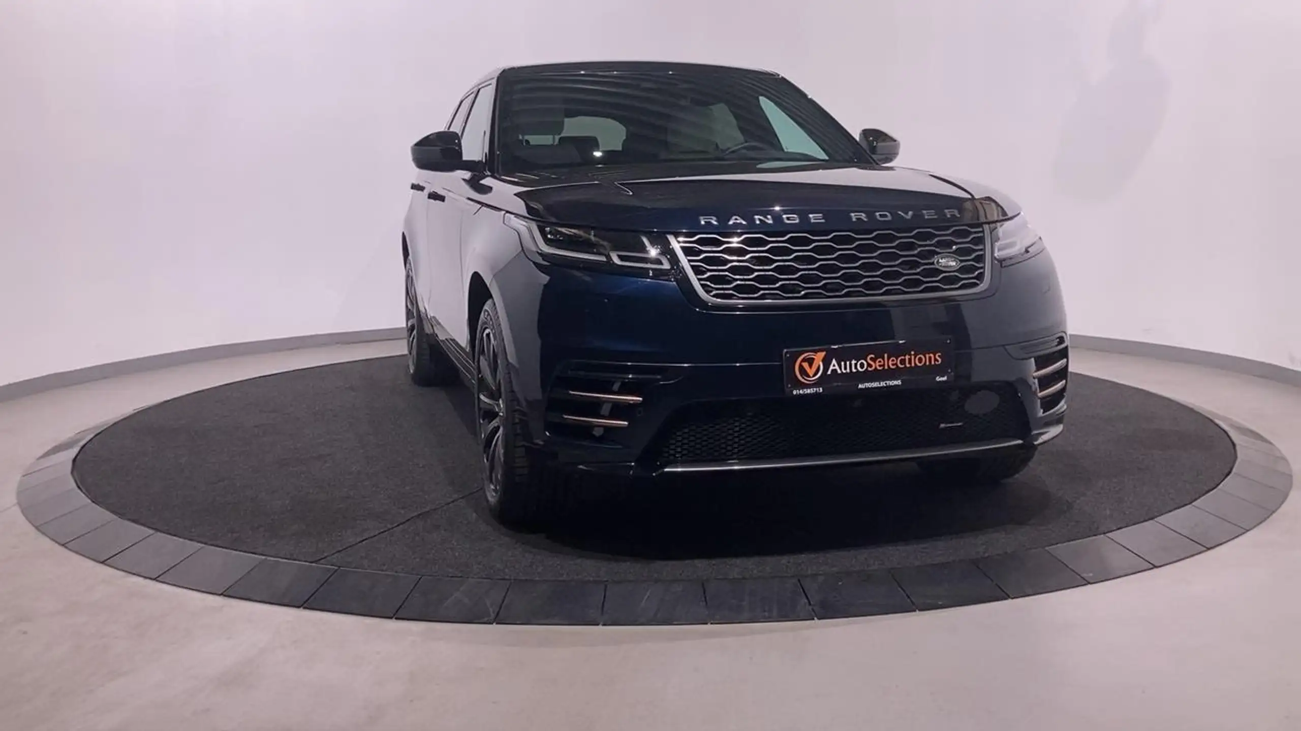 Land Rover - Range Rover Velar