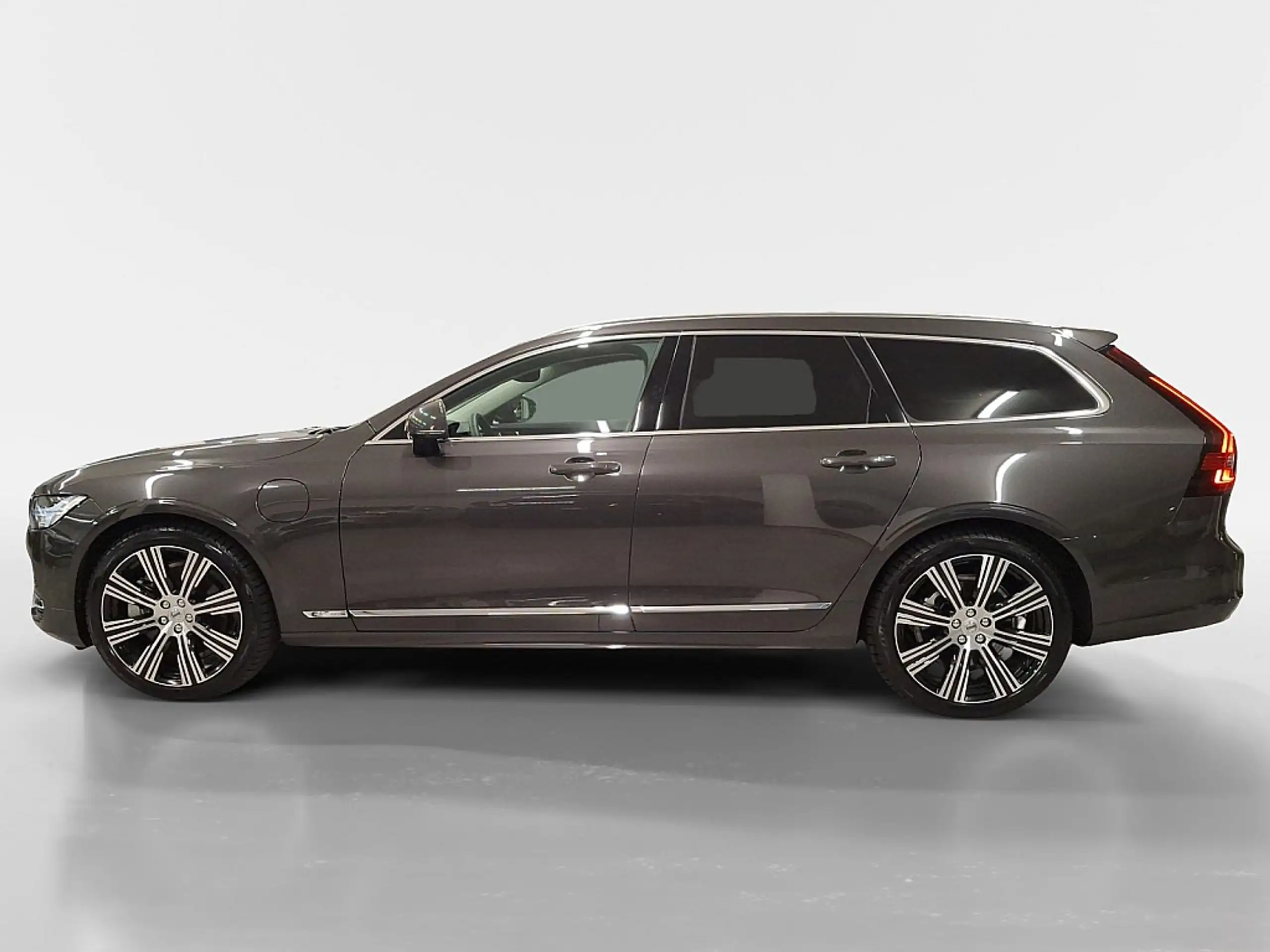 Volvo - V90