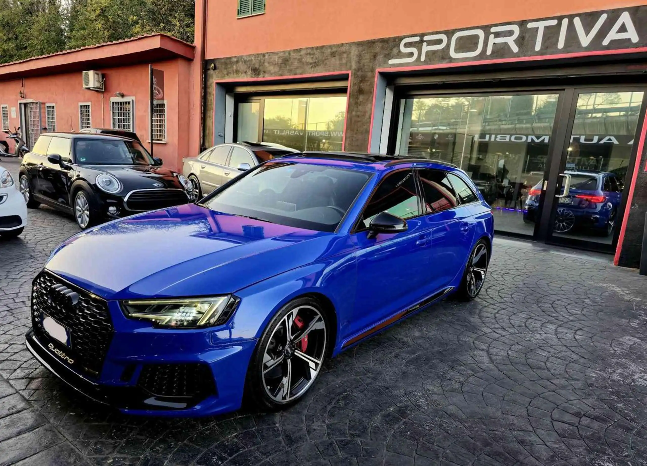 Audi - RS4