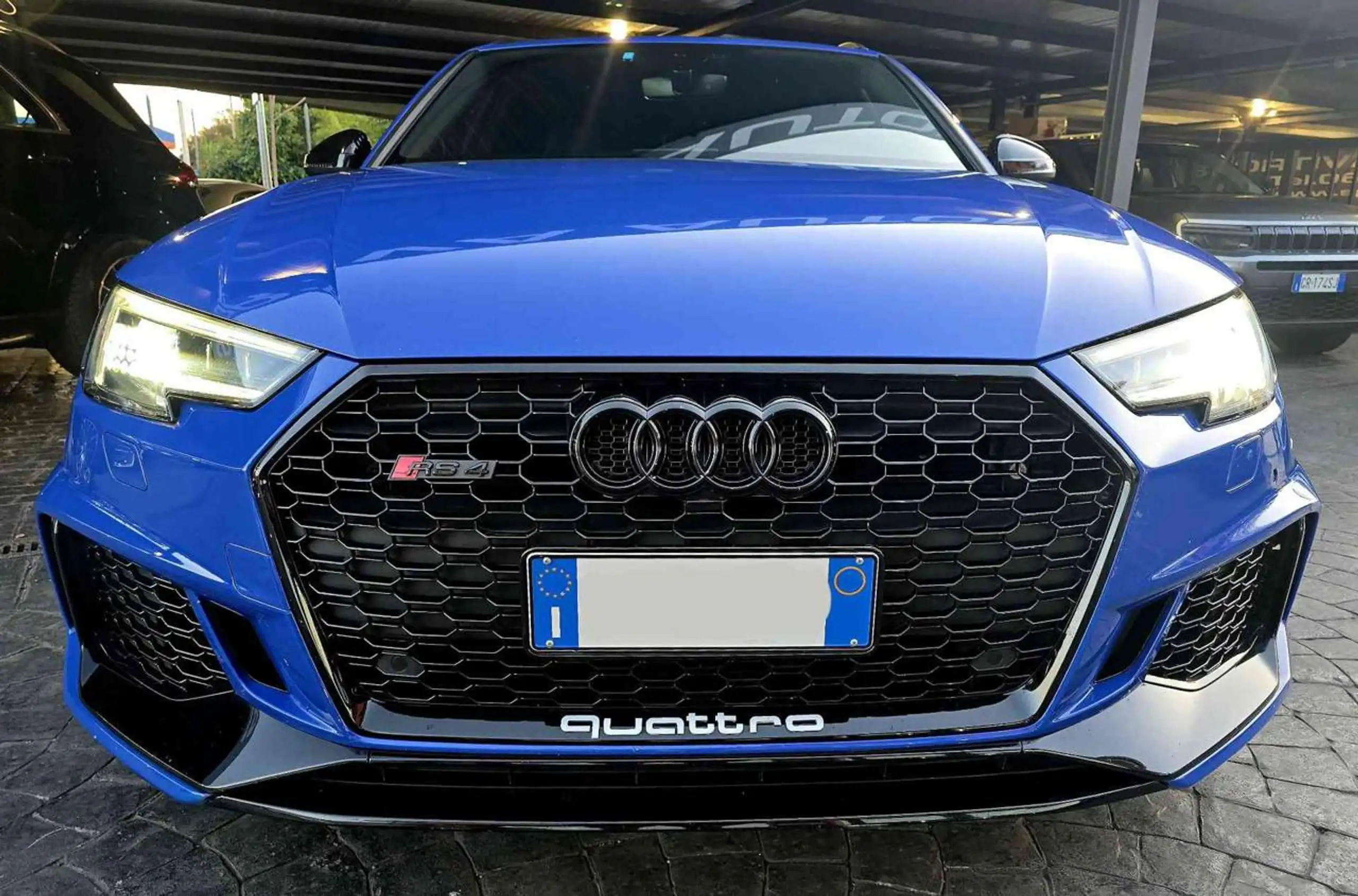 Audi - RS4