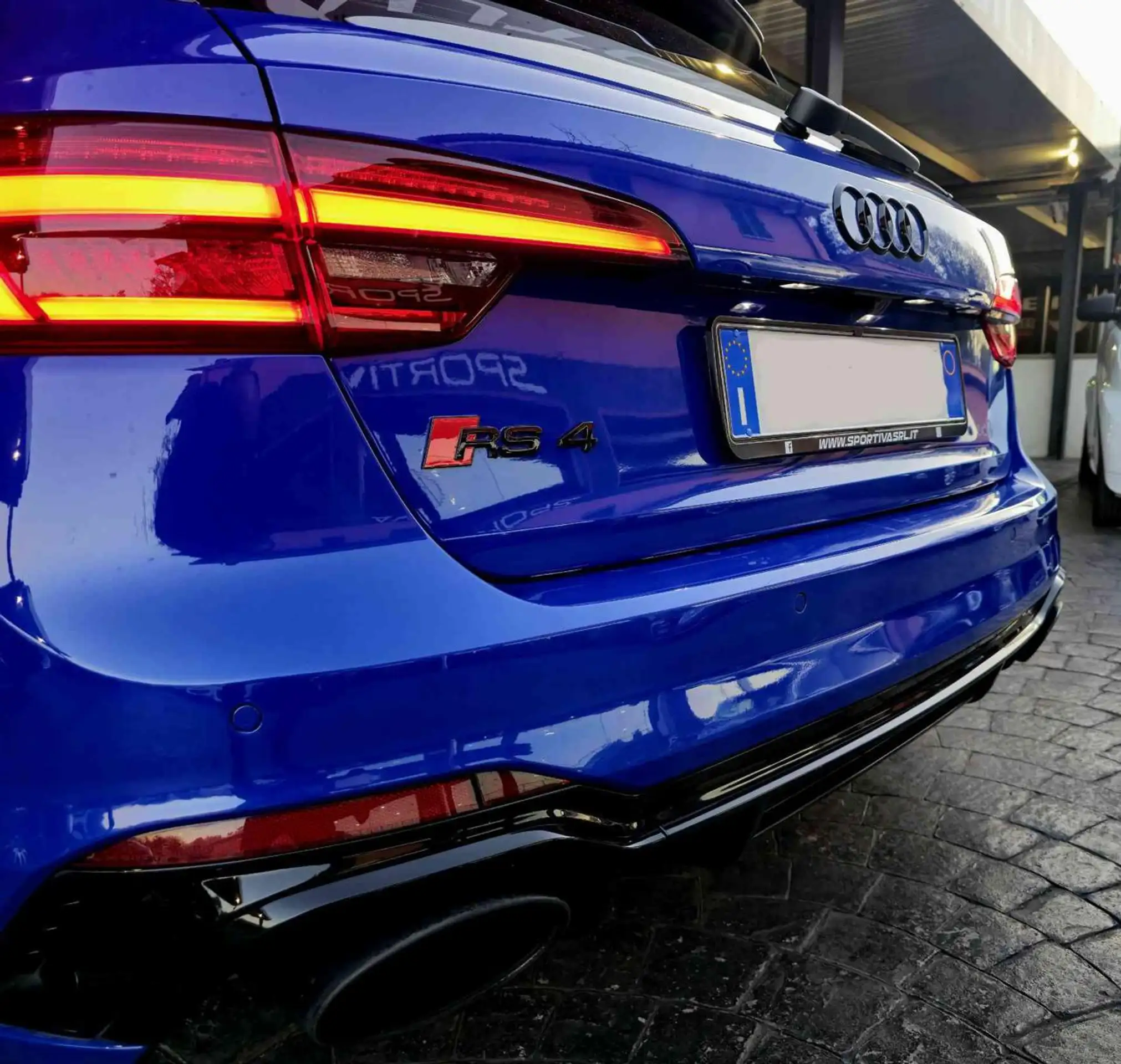 Audi - RS4