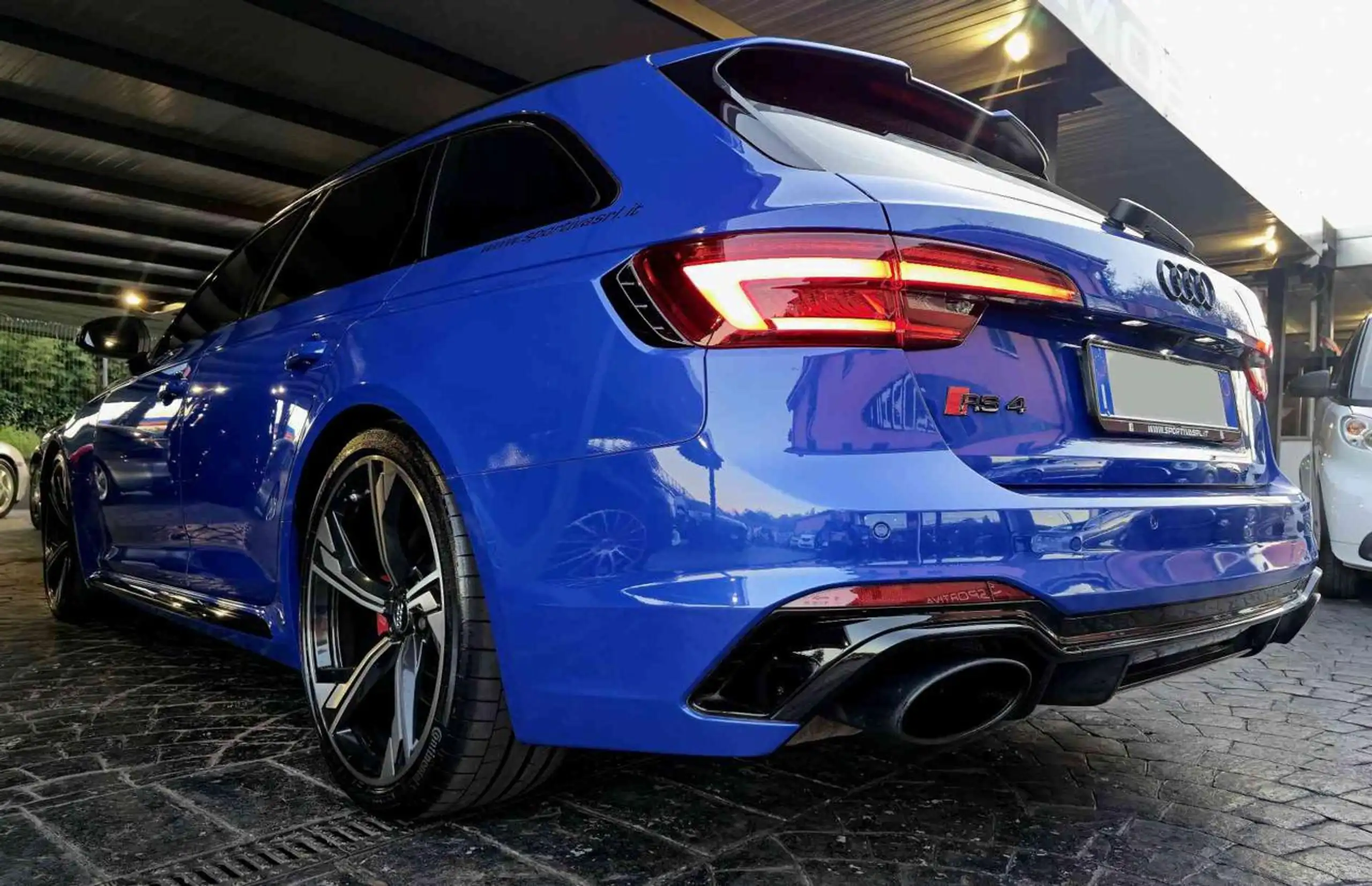 Audi - RS4