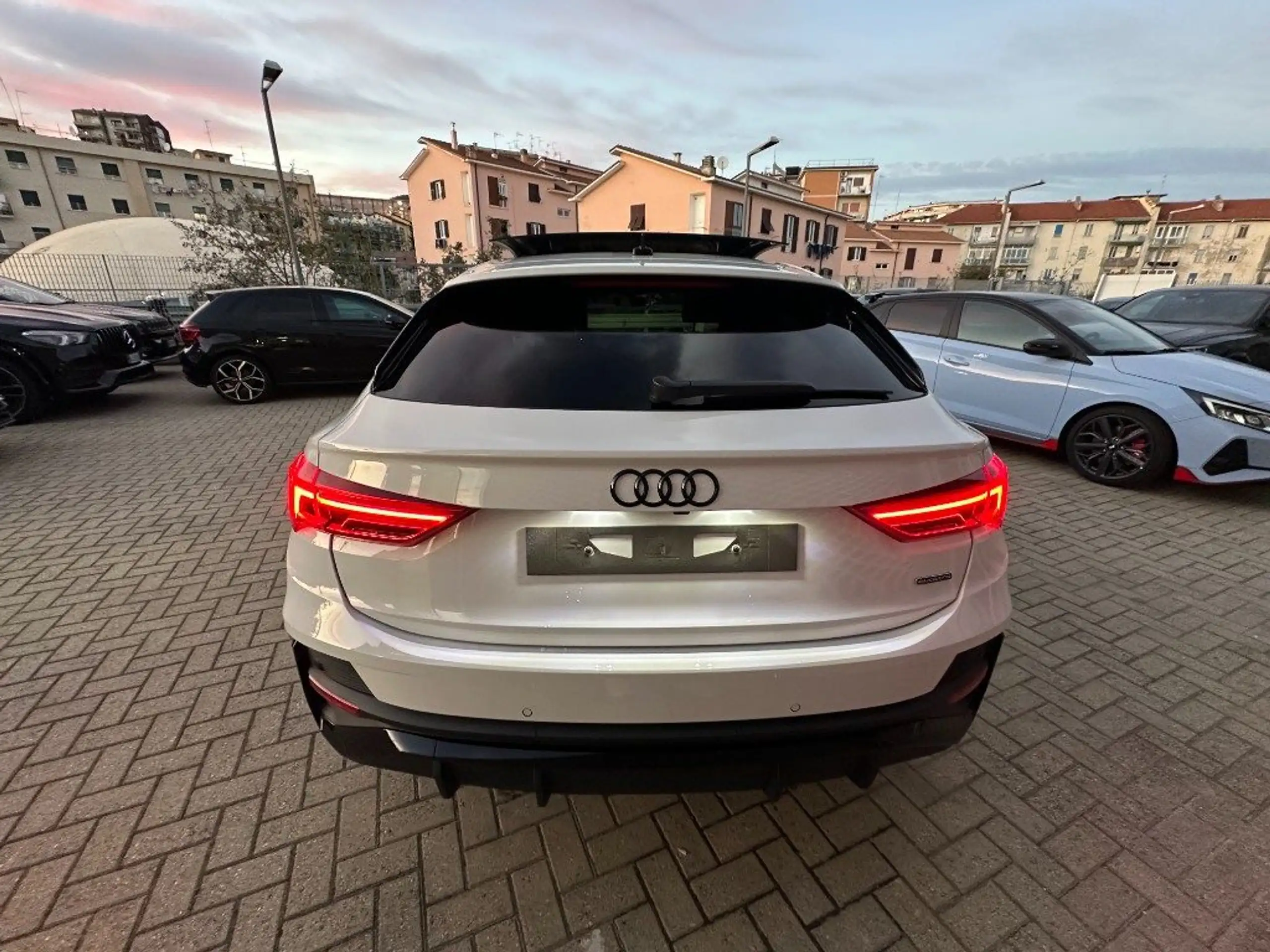 Audi - Q3