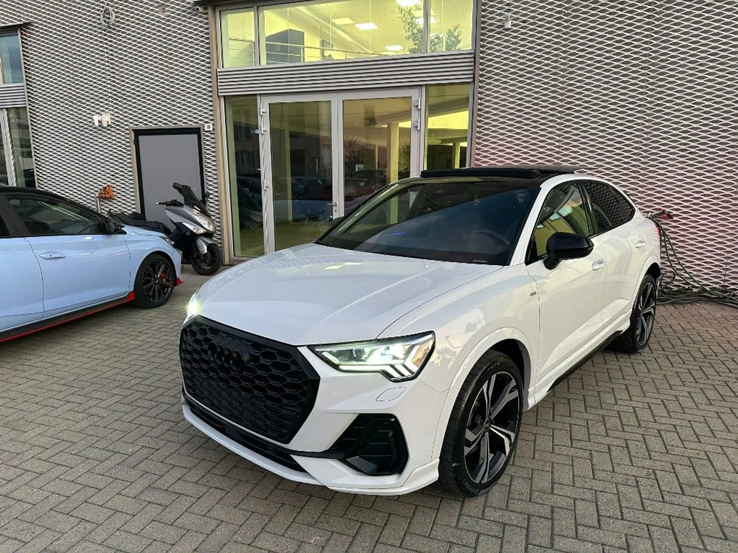 Audi - Q3