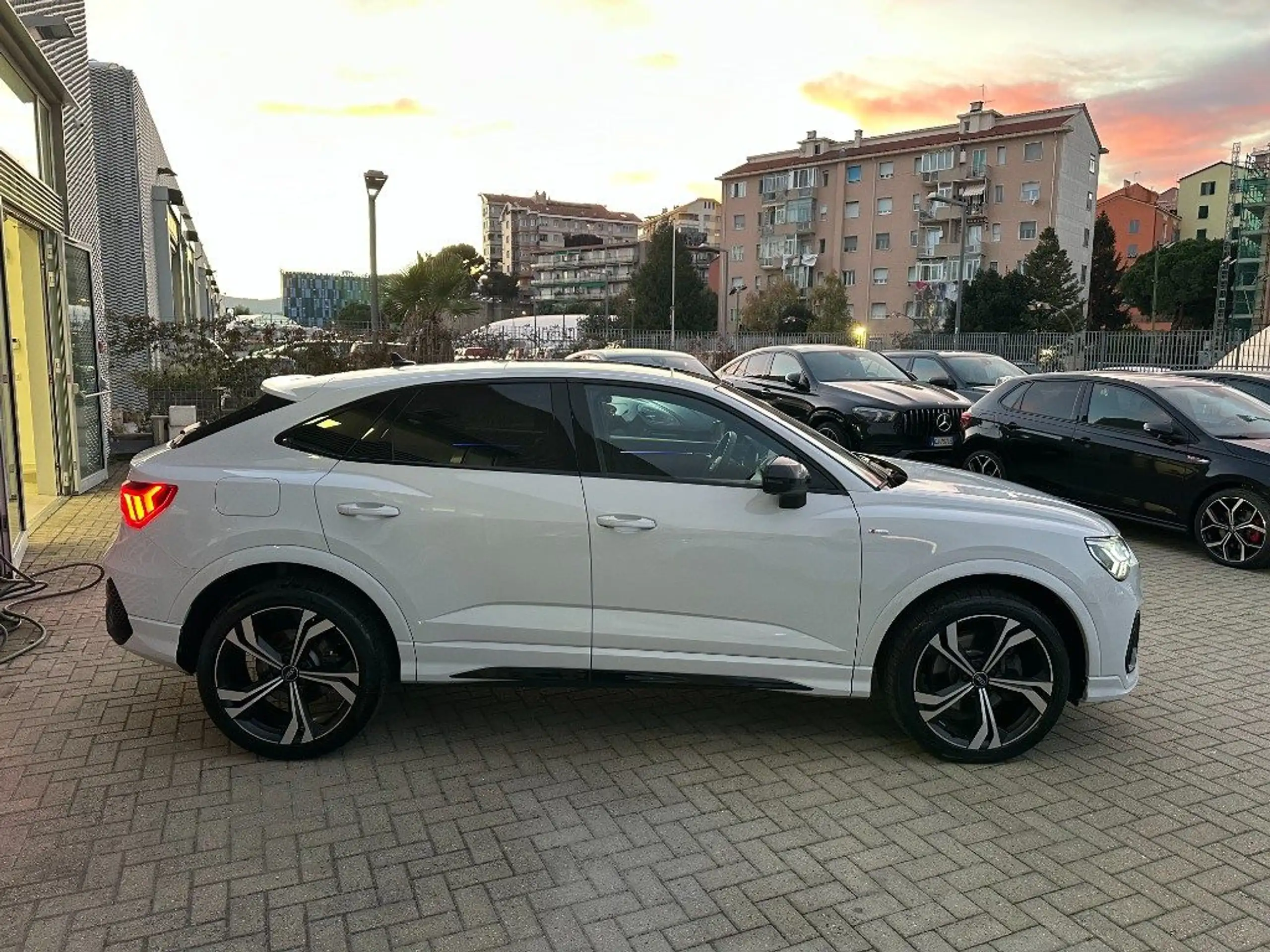 Audi - Q3