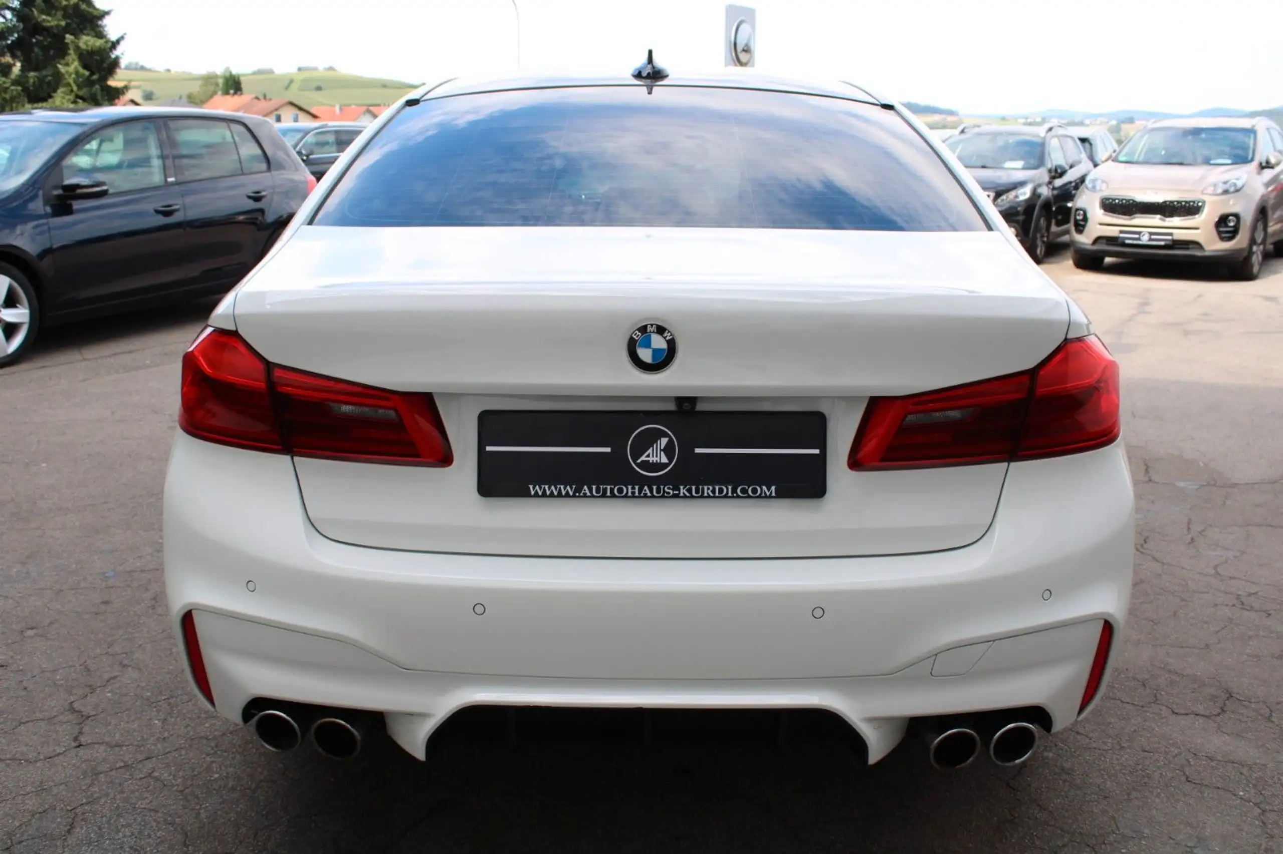 BMW - M5