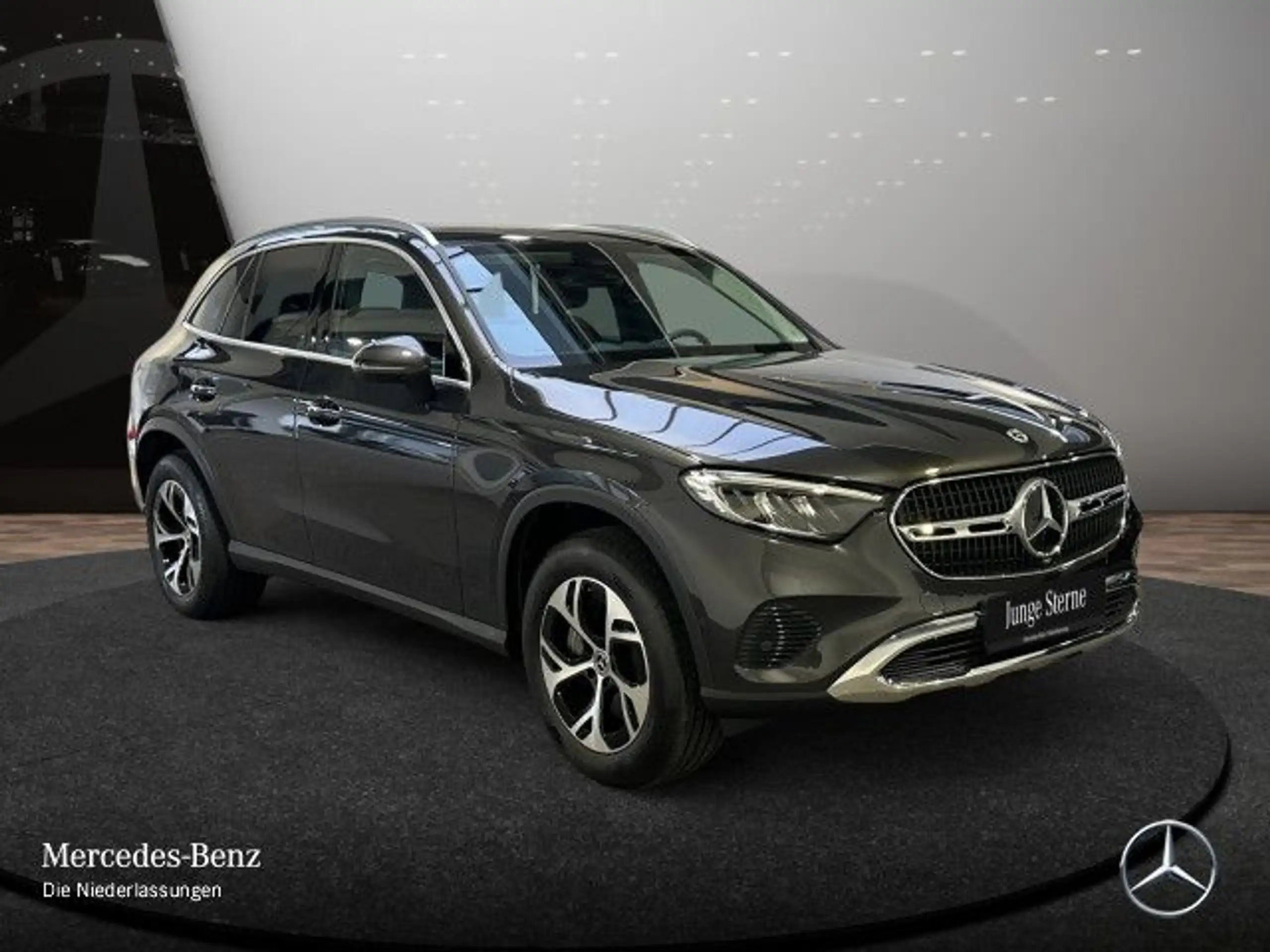 Mercedes-Benz - GLC 300