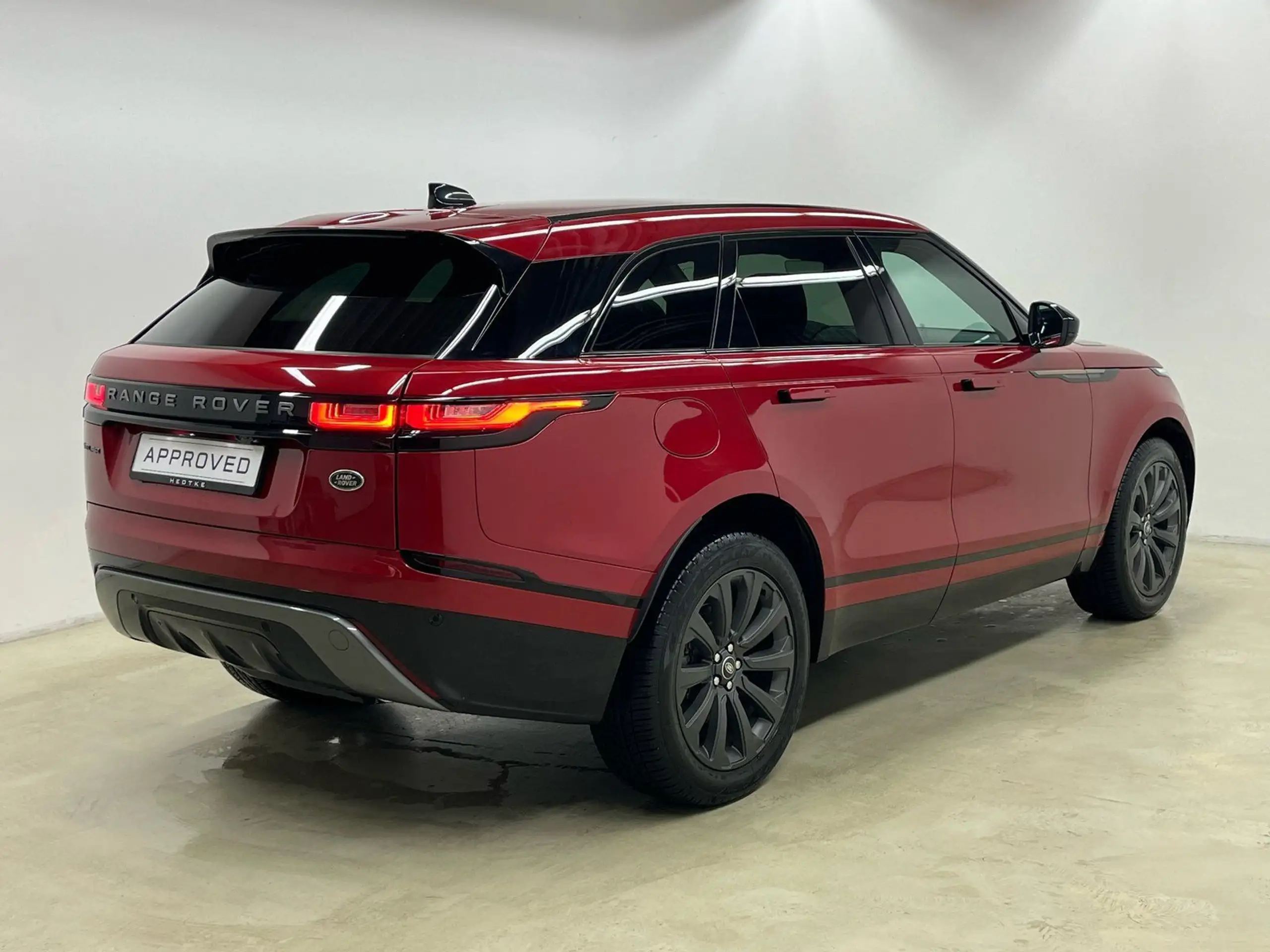 Land Rover - Range Rover Velar