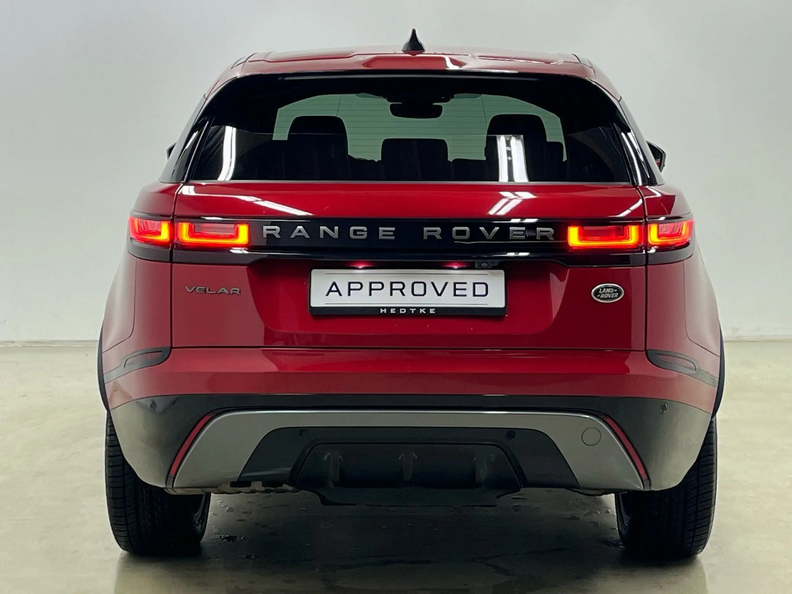 Land Rover - Range Rover Velar