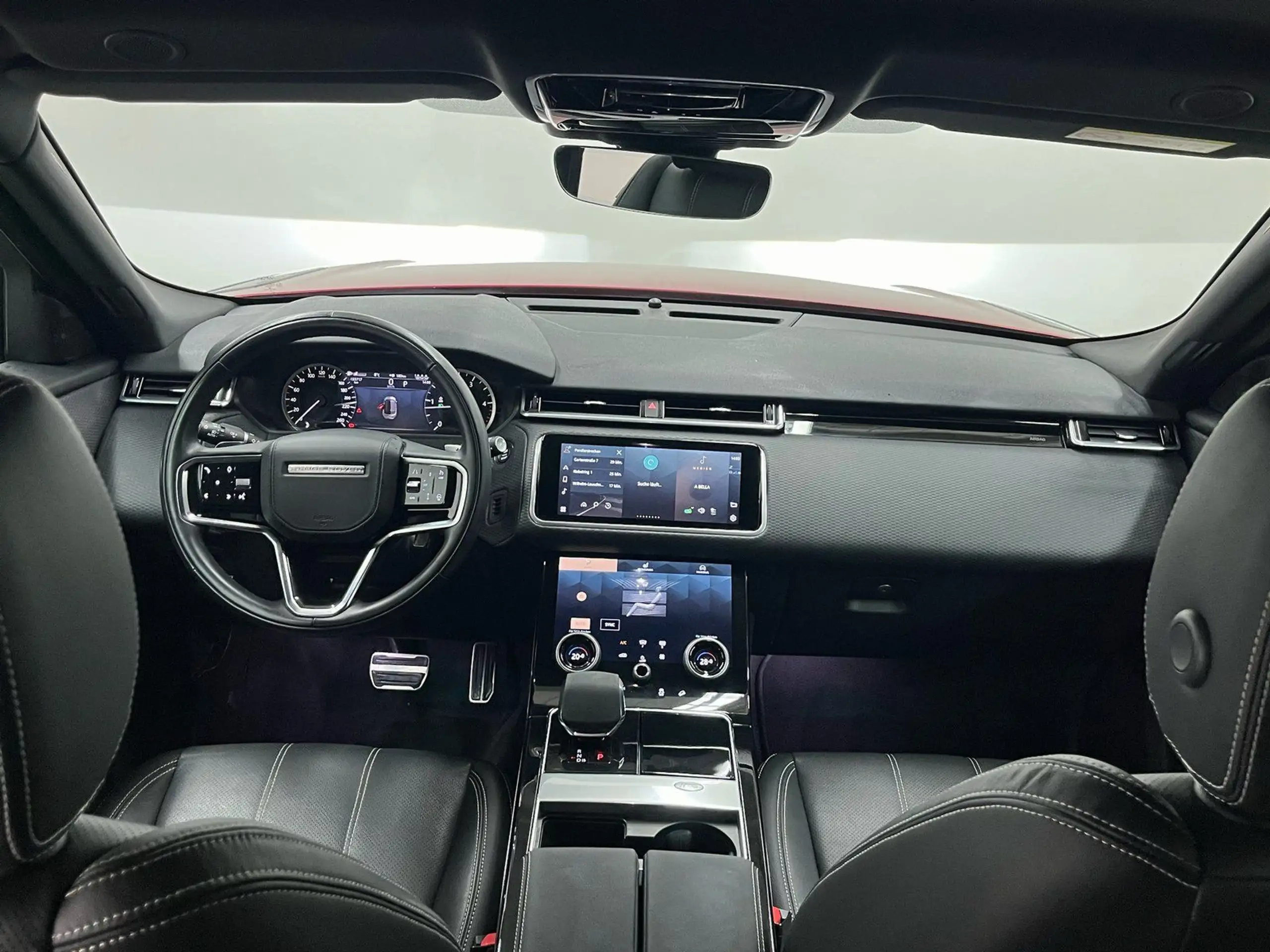 Land Rover - Range Rover Velar