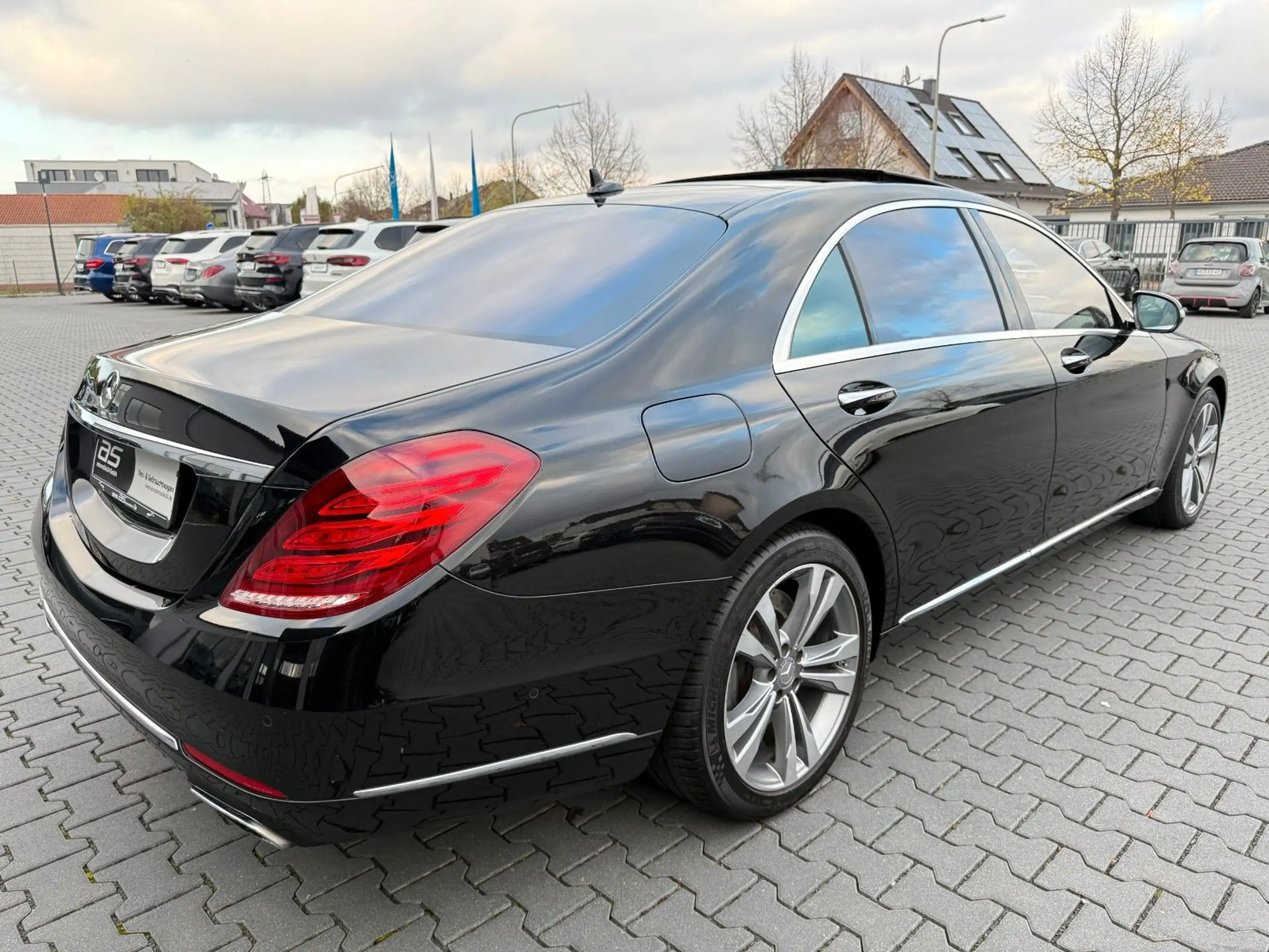 Mercedes-Benz - S 600