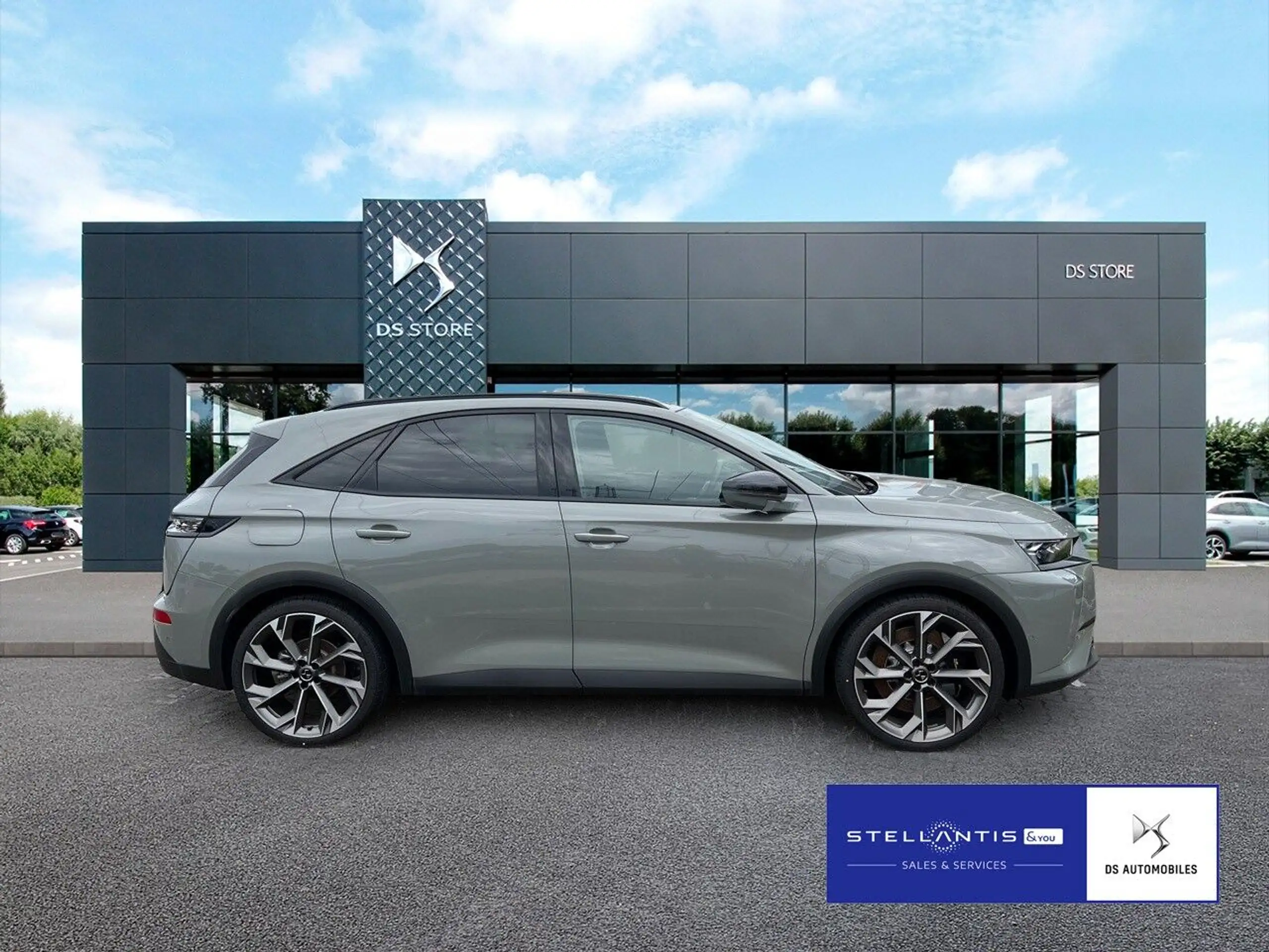 DS Automobiles - DS 7