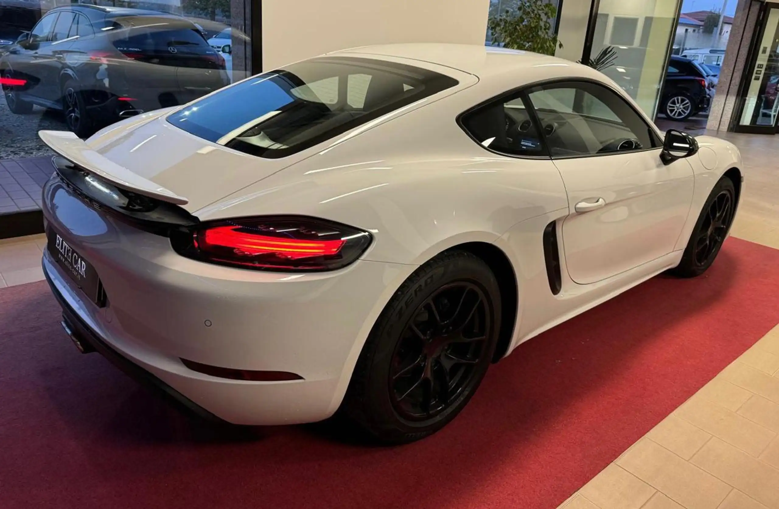 Porsche - Cayman