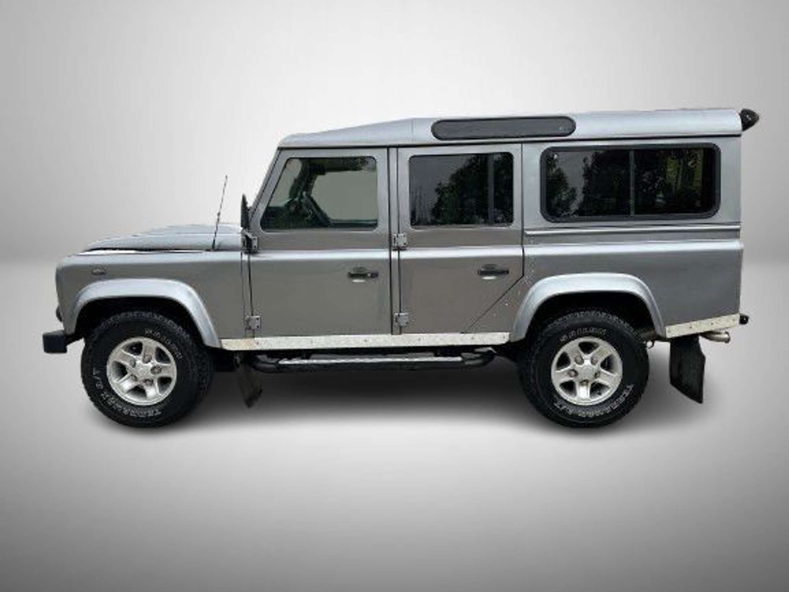 Land Rover - Defender