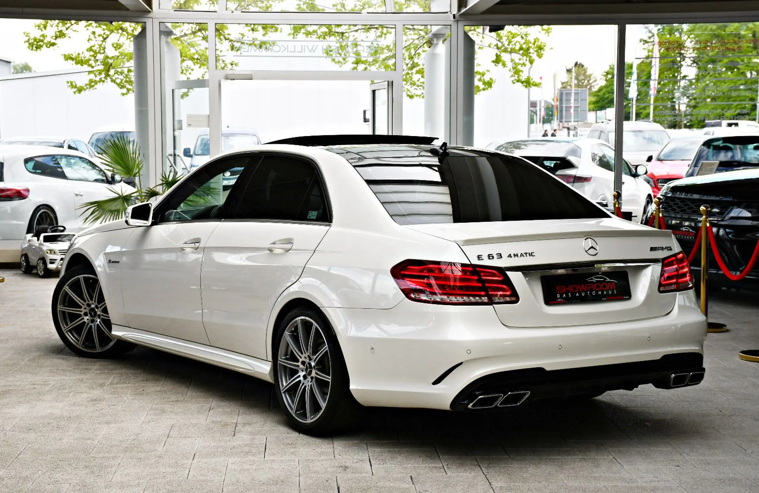 Mercedes-Benz - E 63 AMG