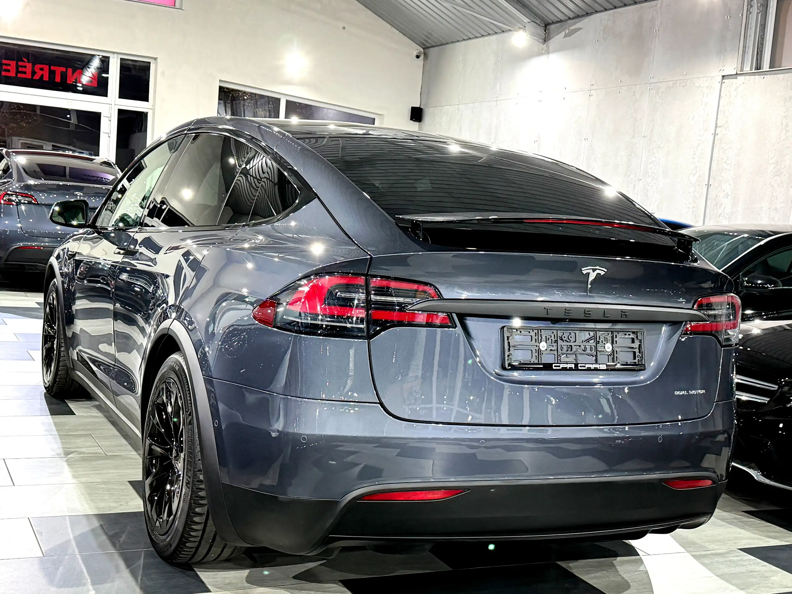 Tesla - Model X