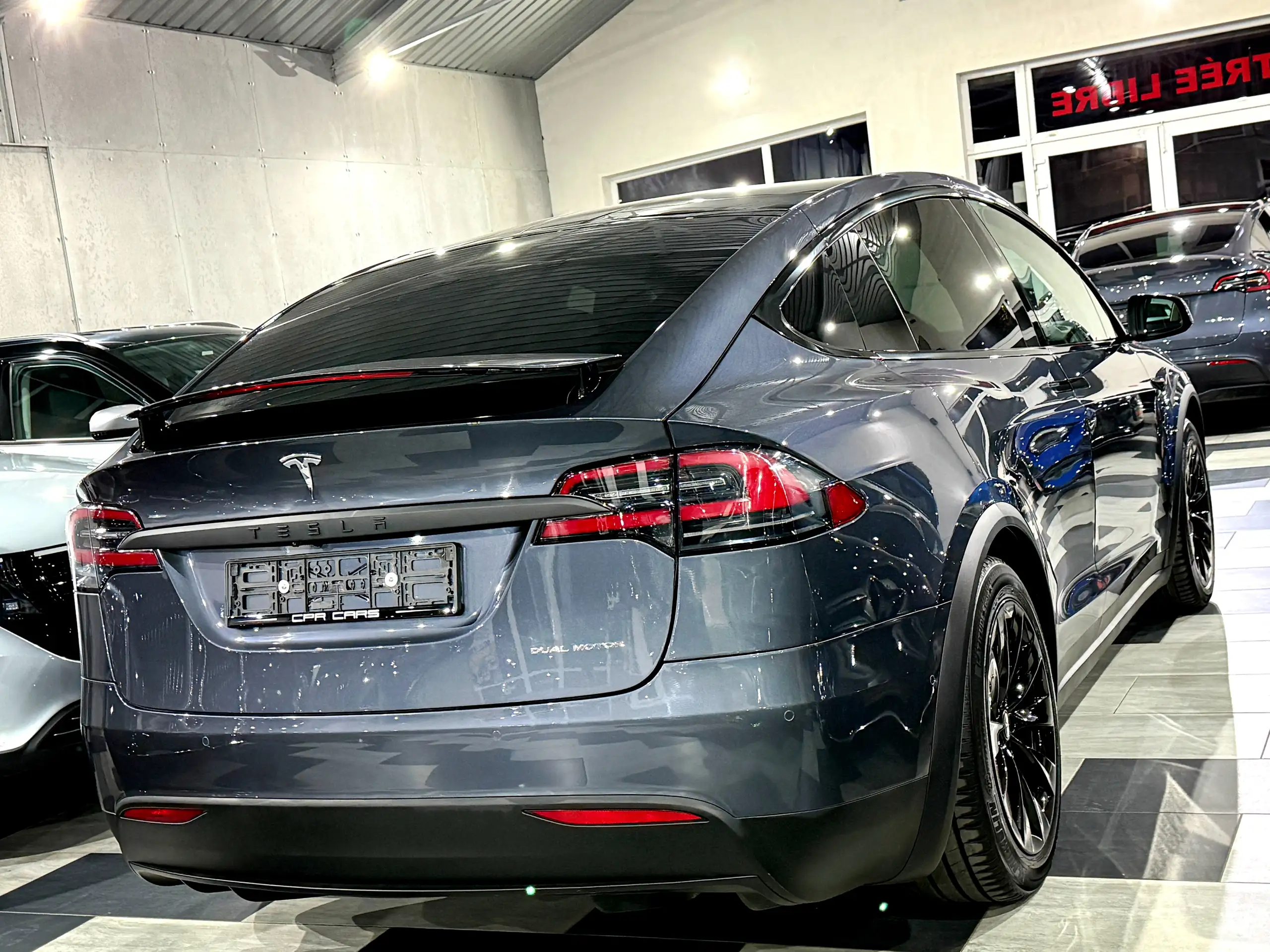 Tesla - Model X