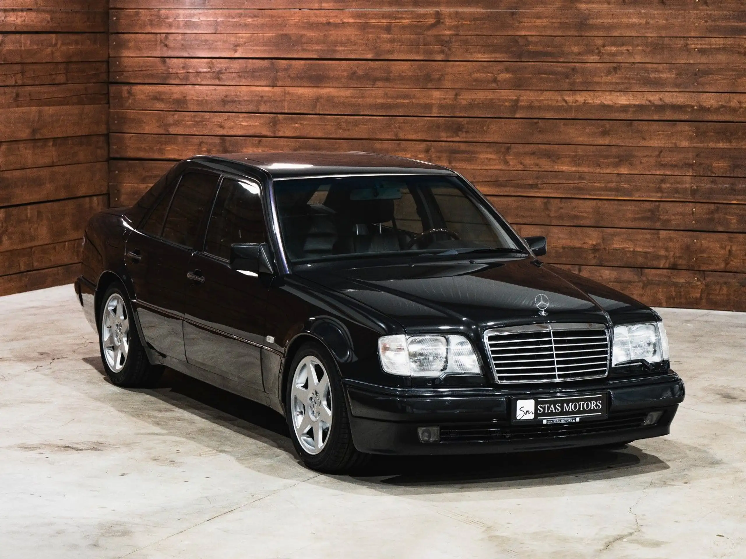 Mercedes-Benz - E 500