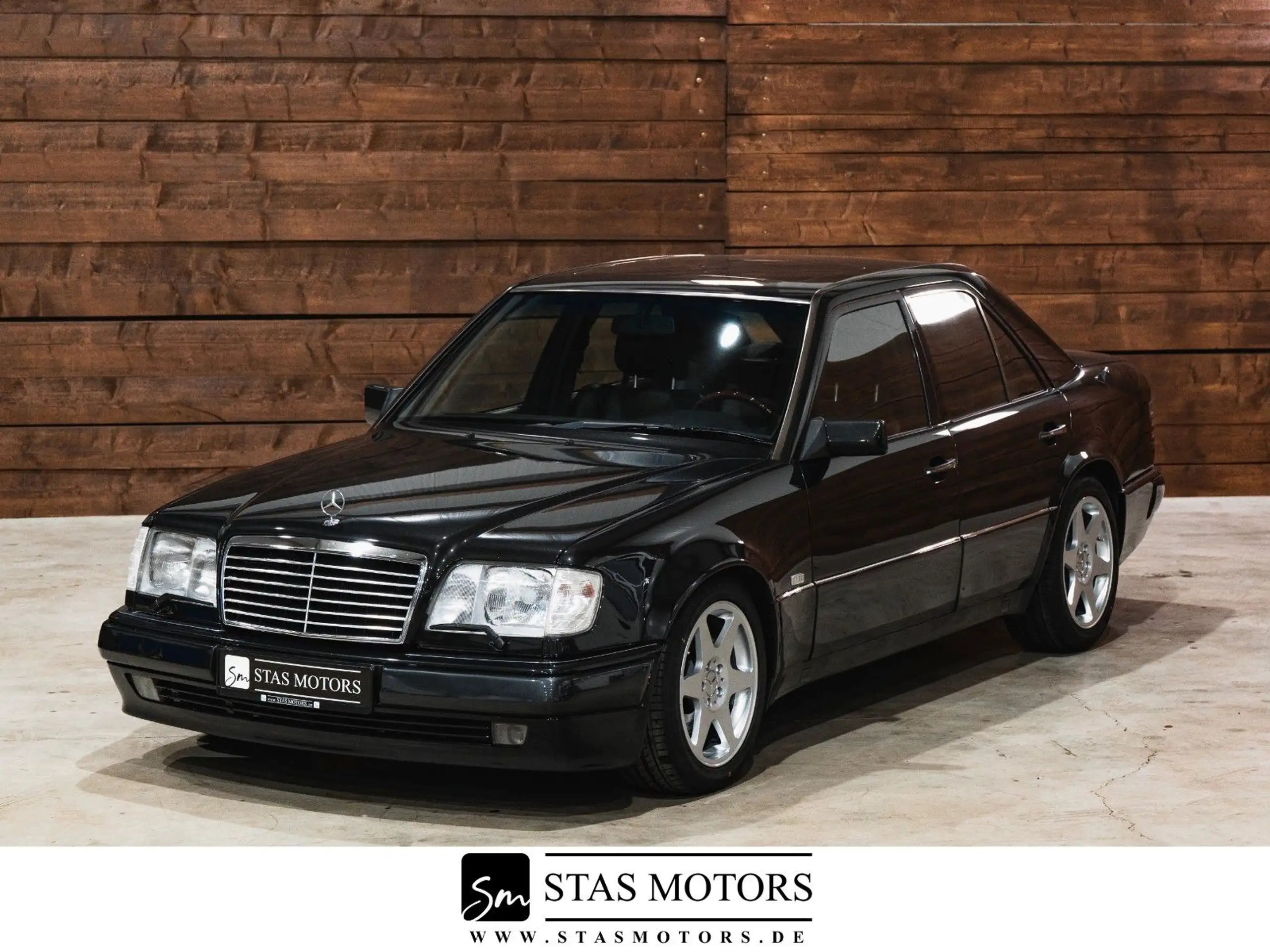 Mercedes-Benz - E 500