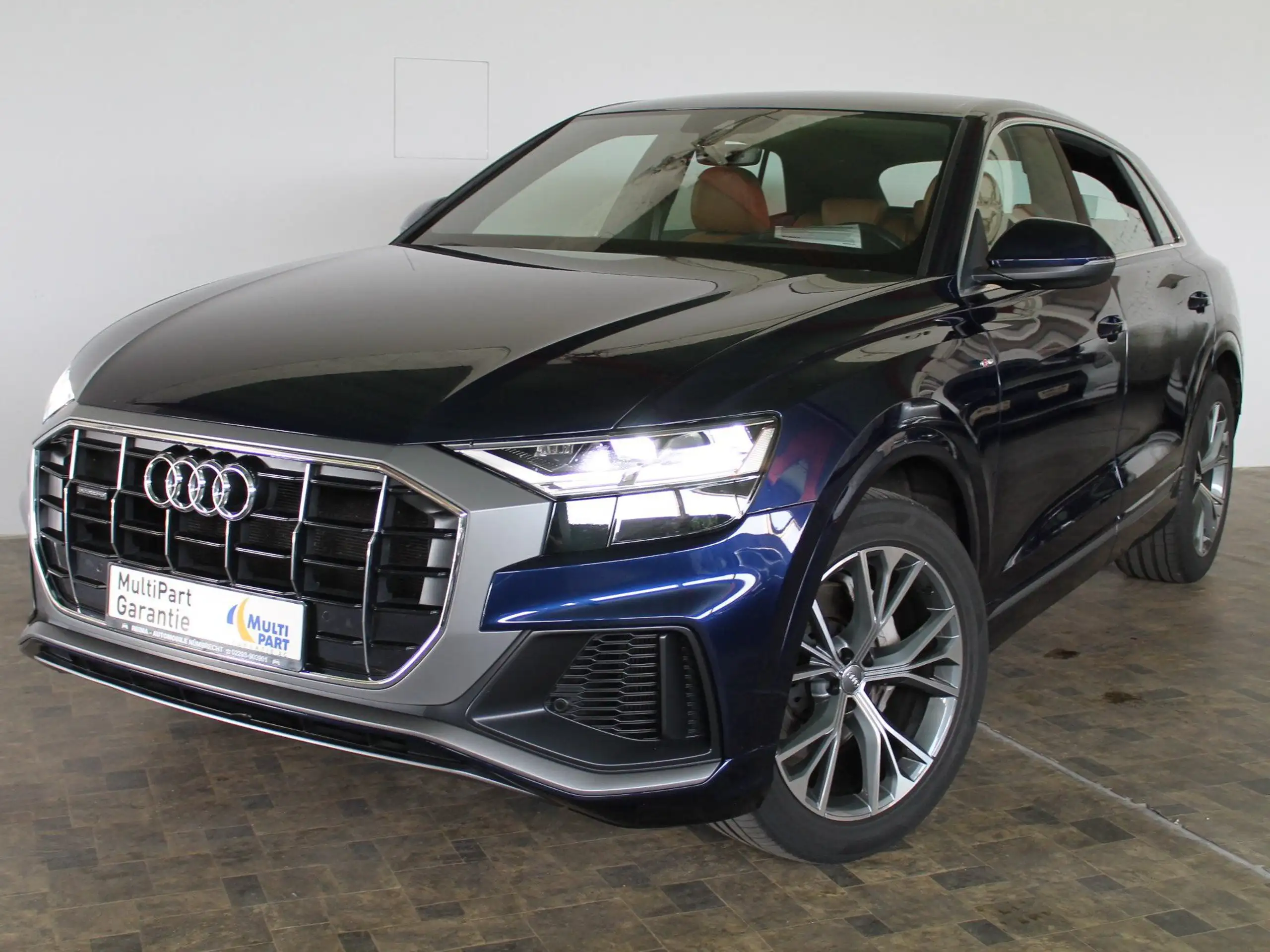 Audi - Q8