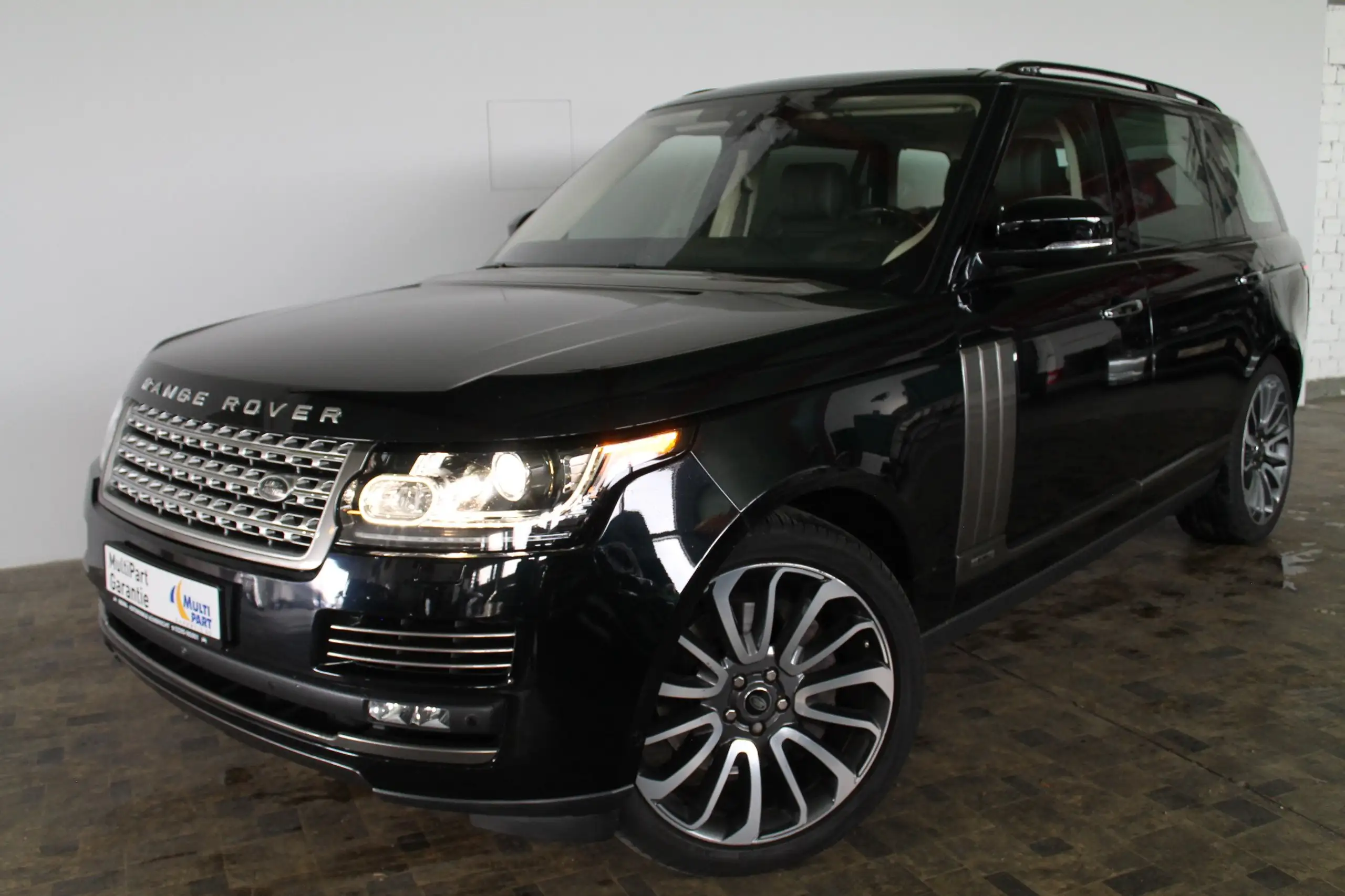 Land Rover - Range Rover