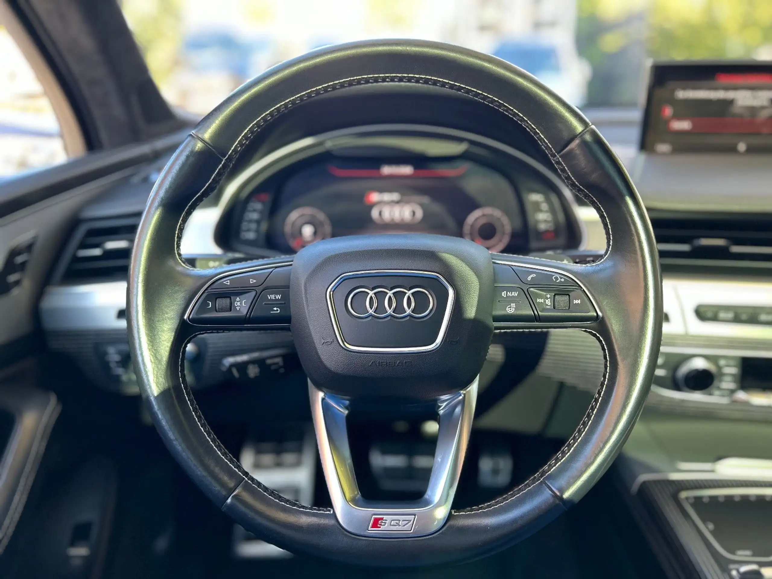 Audi - SQ7