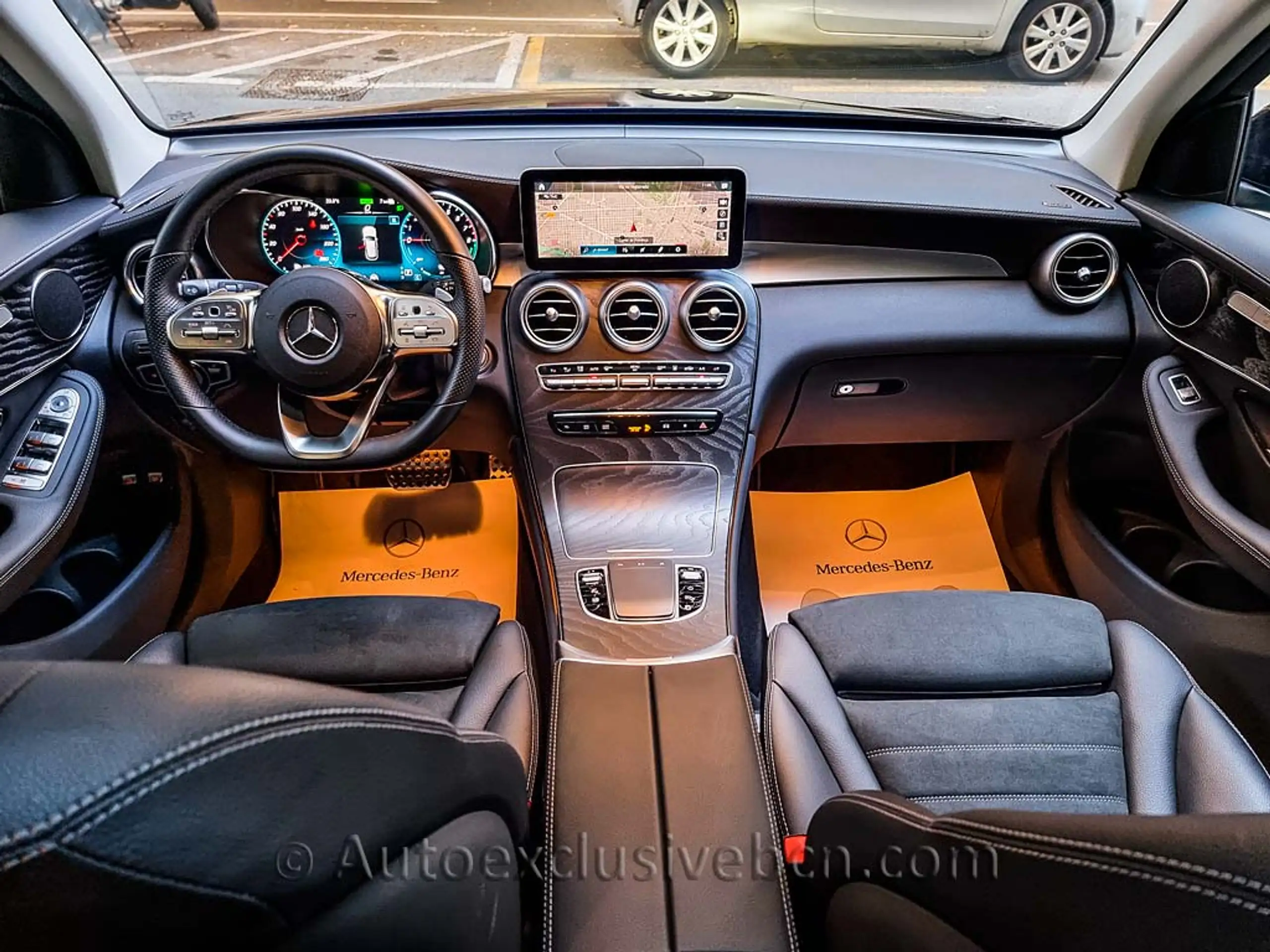 Mercedes-Benz - GLC 300