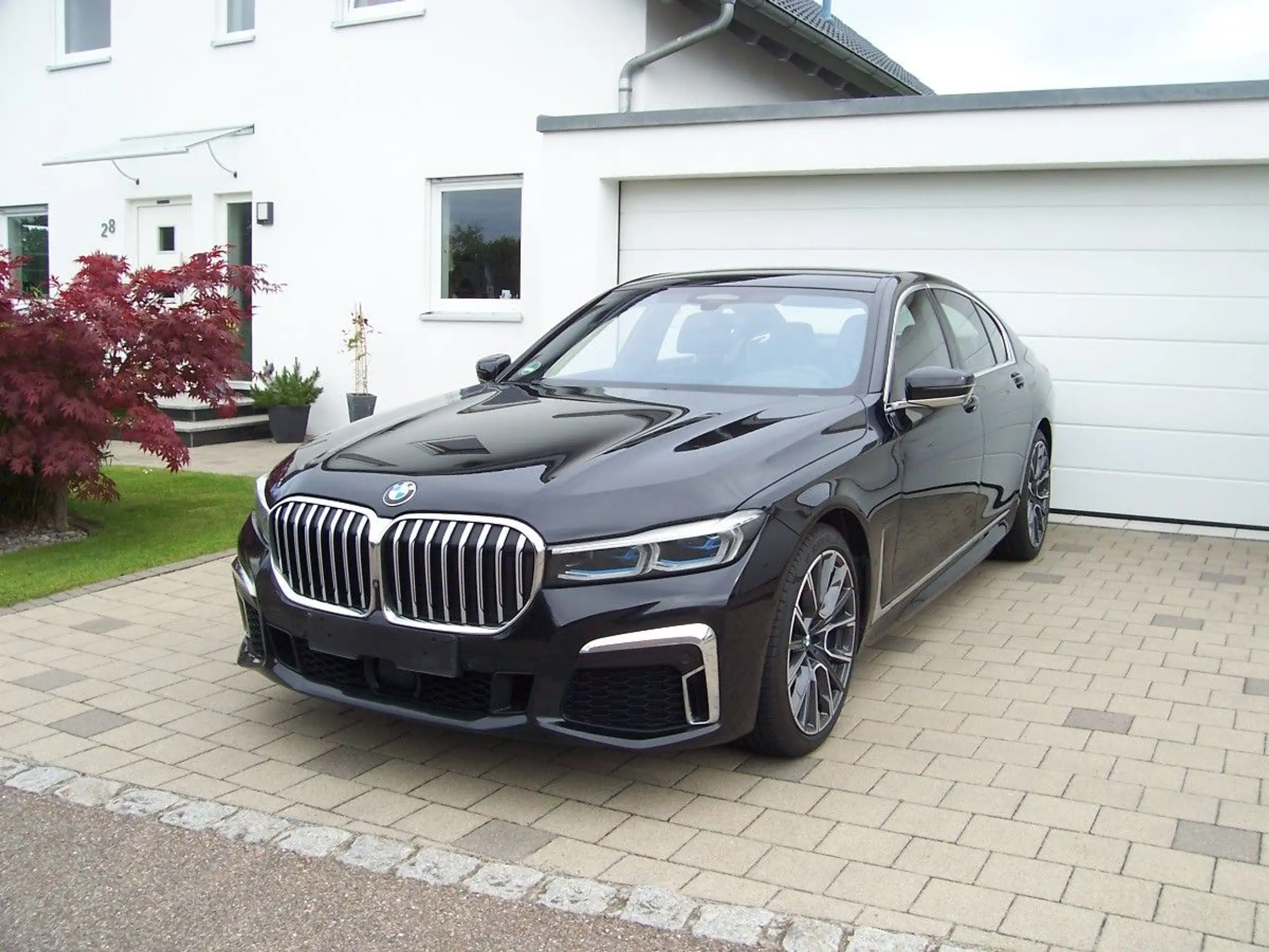 BMW - 750