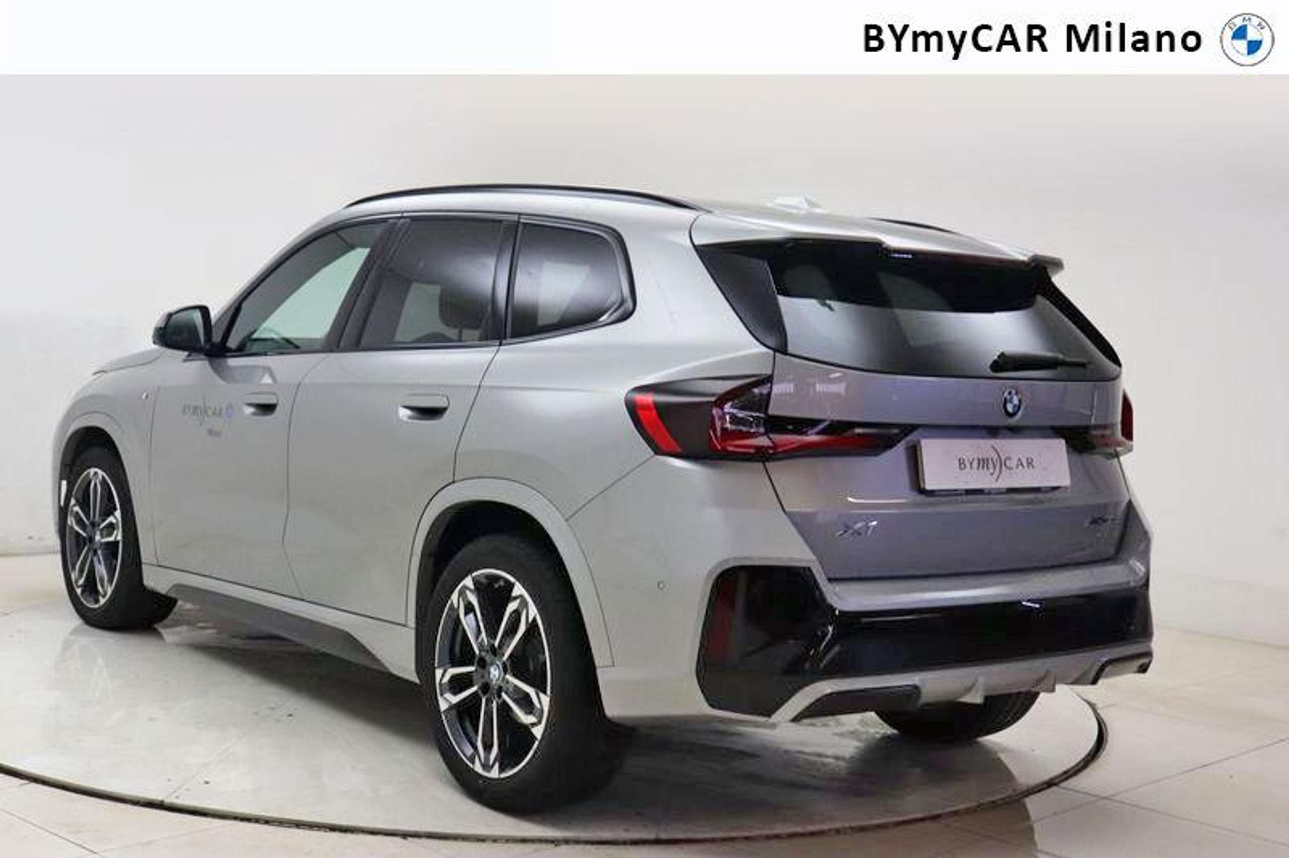 BMW - X1