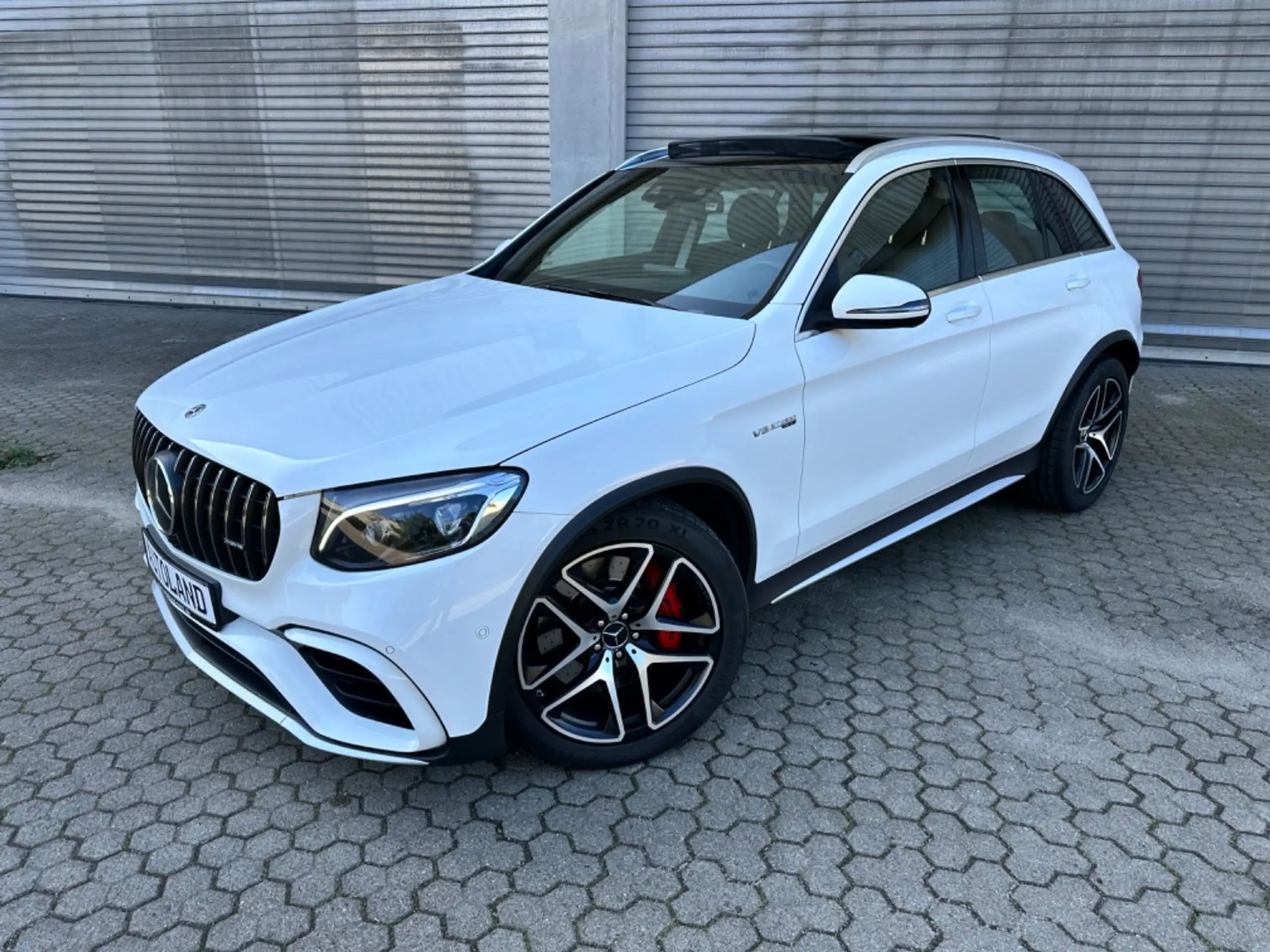 Mercedes-Benz - GLC 63 AMG