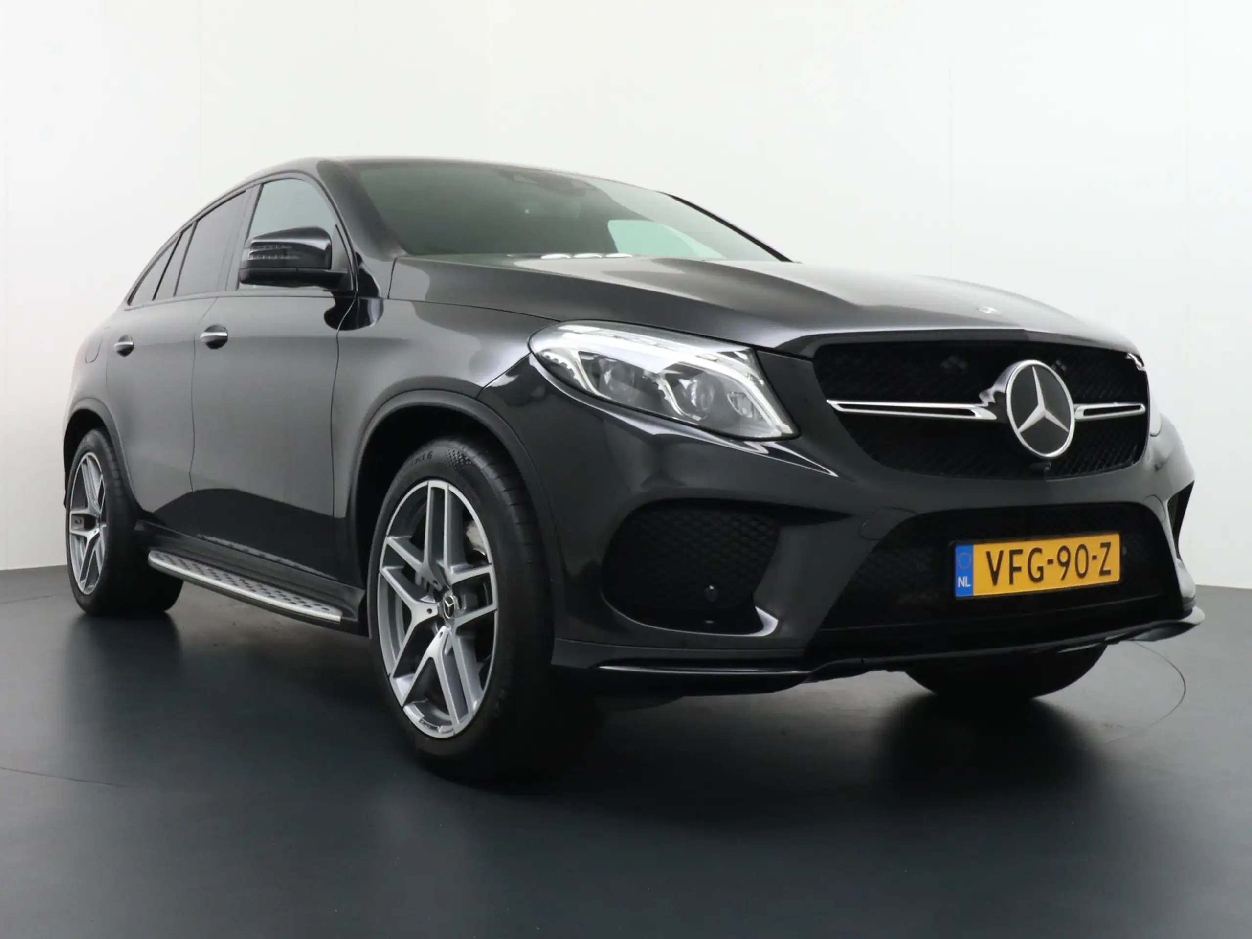 Mercedes-Benz - GLE 400