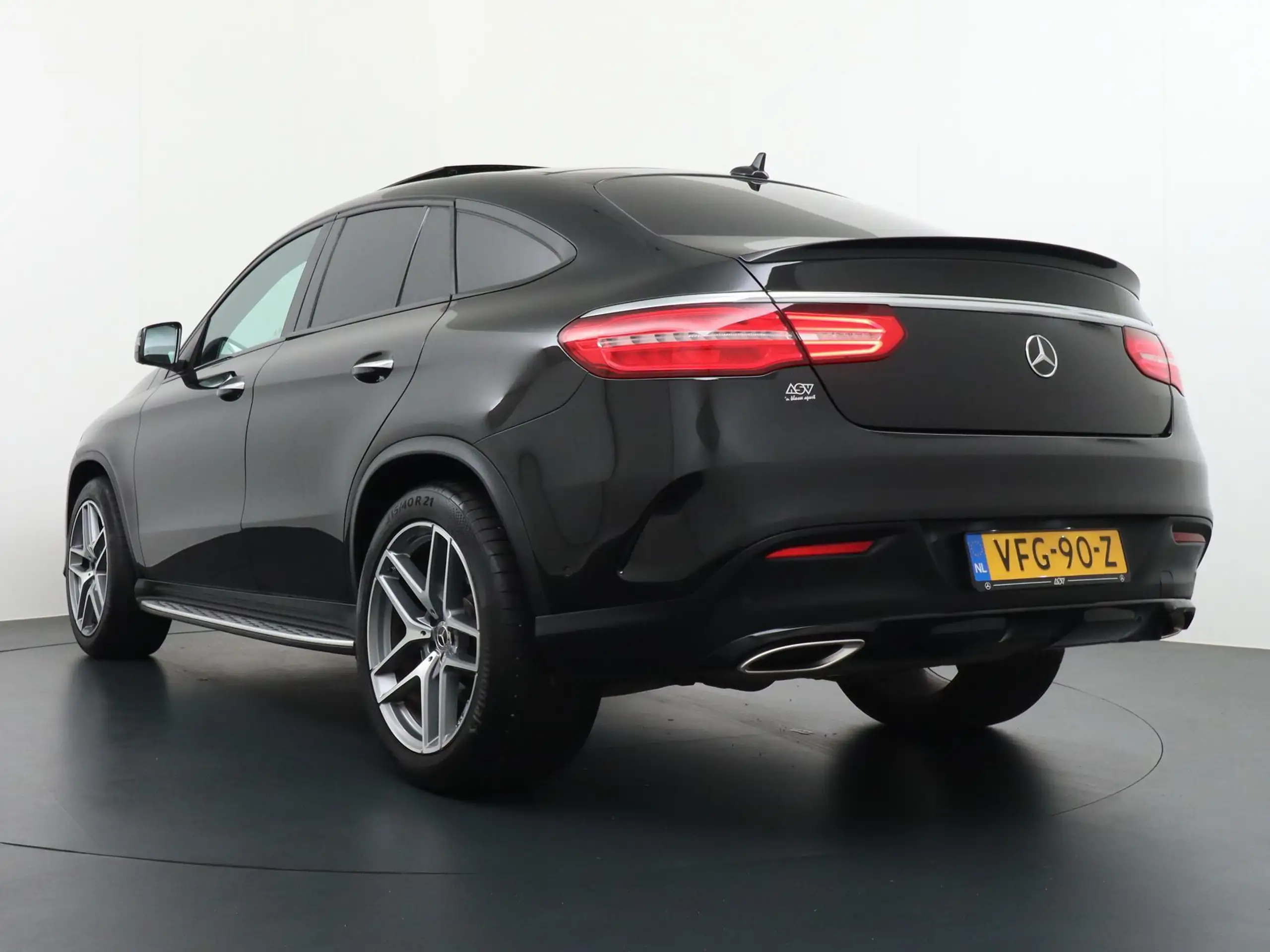 Mercedes-Benz - GLE 400